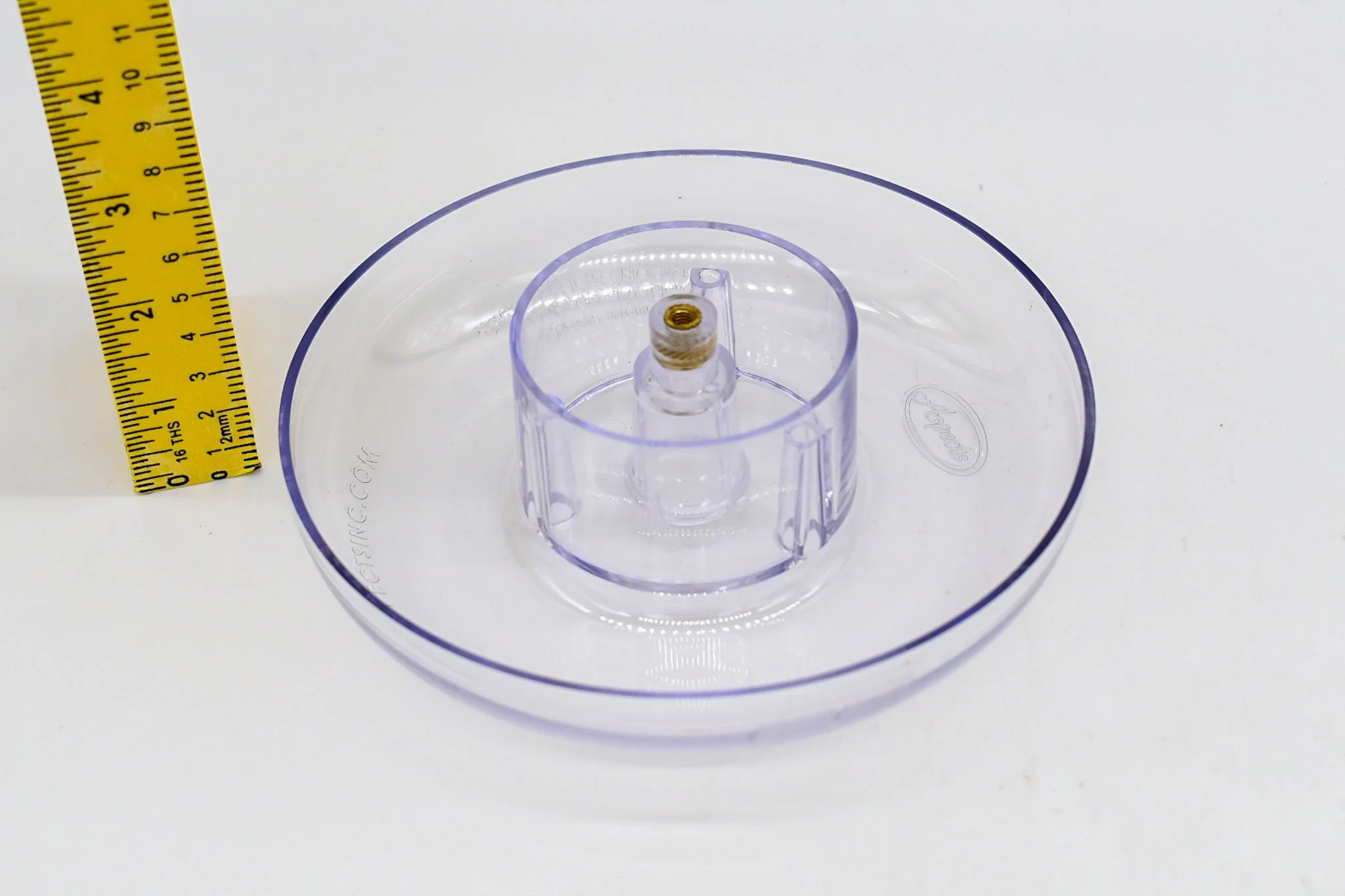 Bottom view of the Aspects HighView Mini clear nectar reservoir with center mounting connection.