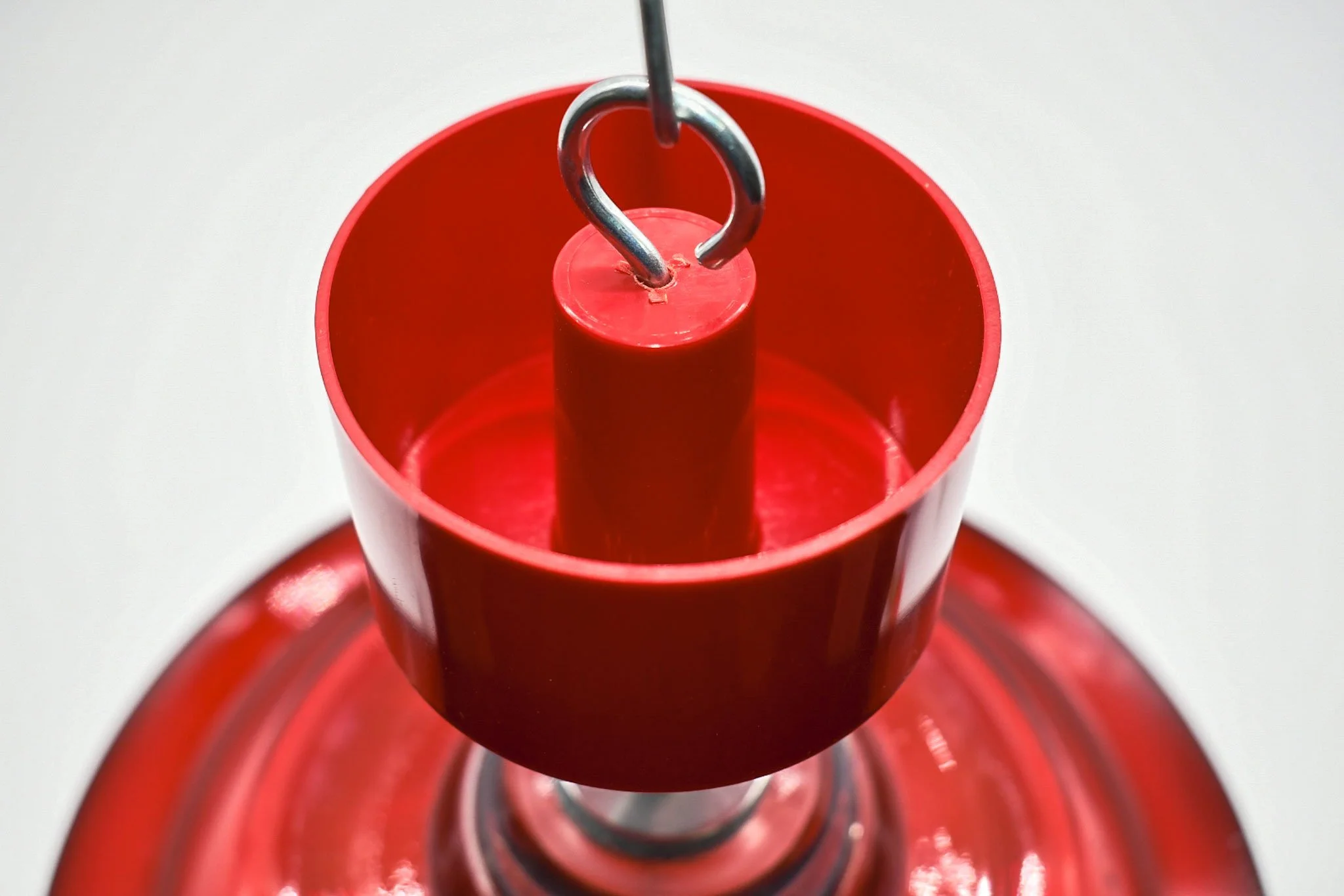 Top view of the red ant trap showing the water reservoir that blocks crawling ants.