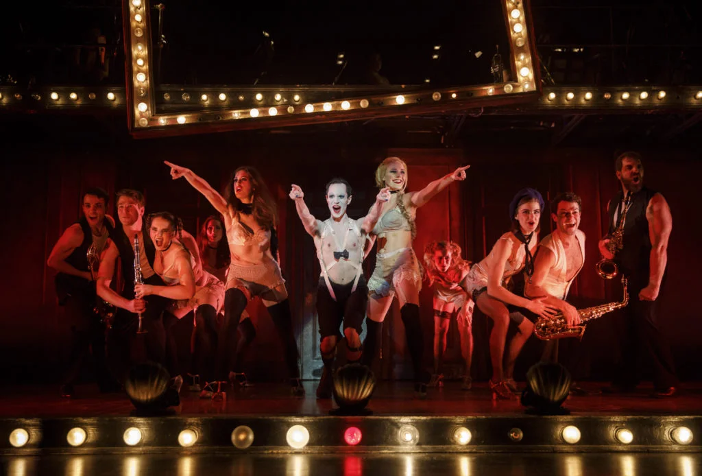 17-12CabaretTour0241r-1024x694.jpg