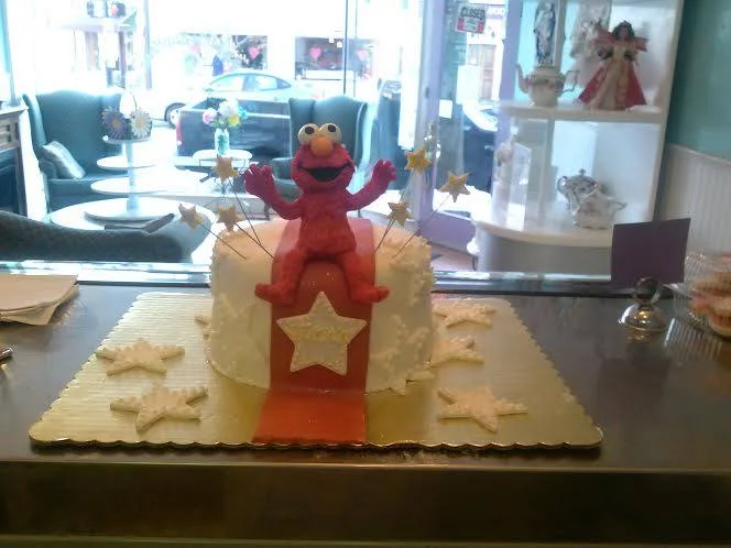 Elmo Cake