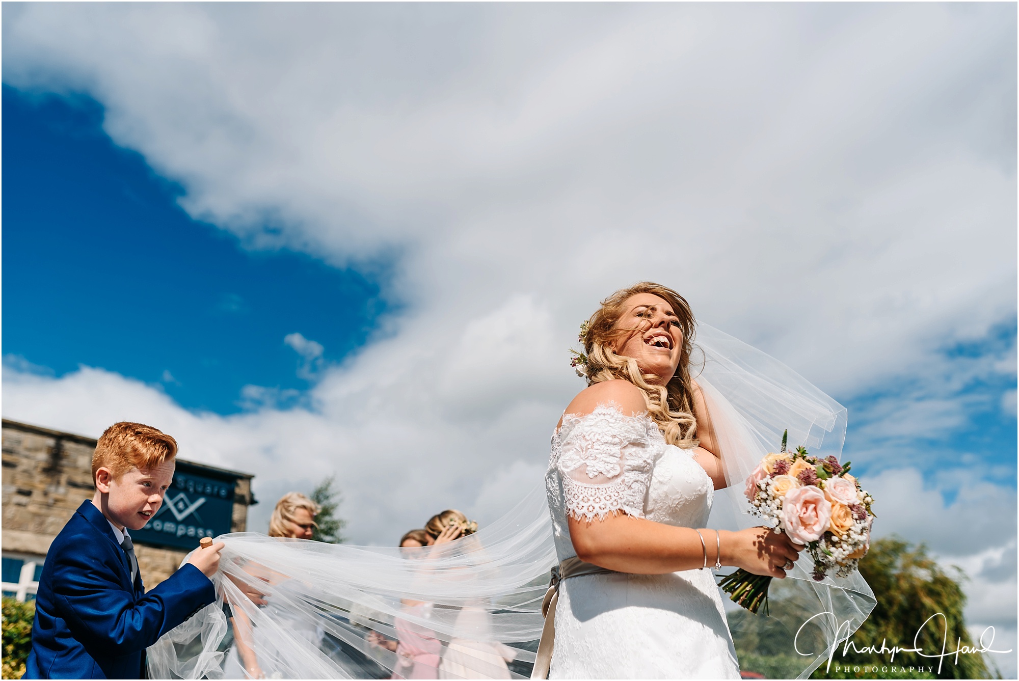 Laura & Mark Wedding Highlights-27.jpg