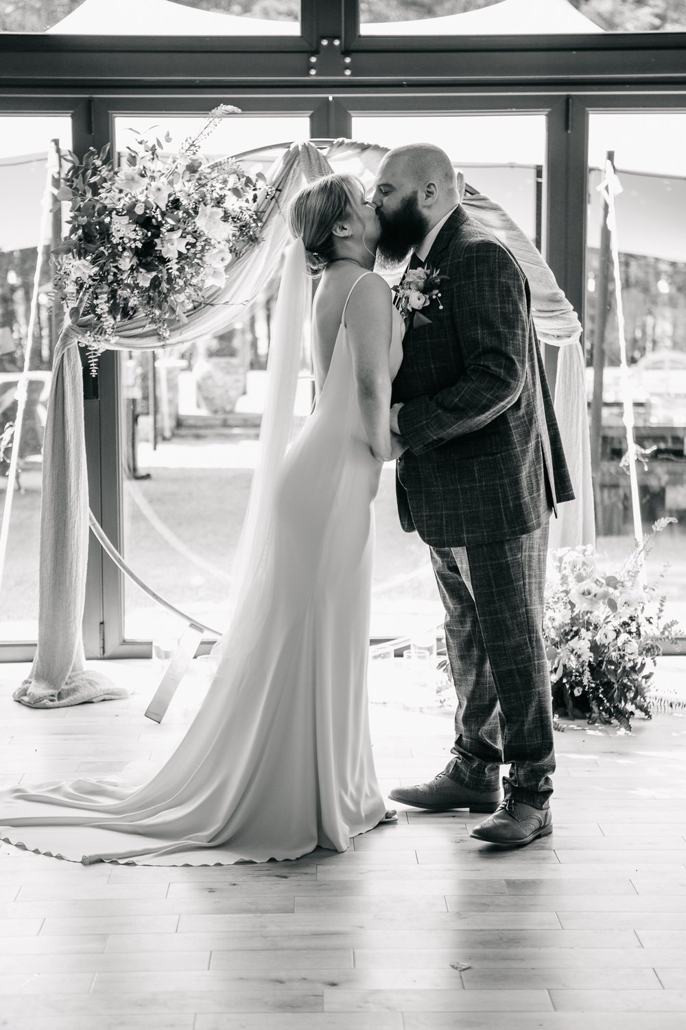 Bunny Hill Wedding Photographer Caroline & Tom Martyn Hand Photo