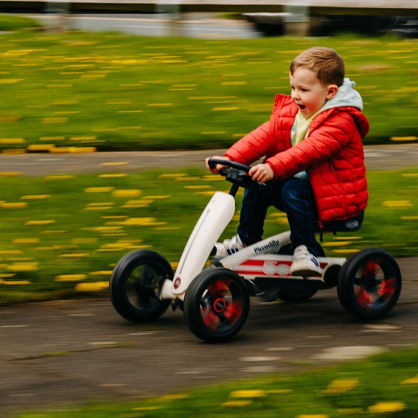 We have bred a speed demon! Look daddy&hellip;no hands!! Feel we need to get him an engine now! 
#gokarting #gokart #childtoys #peddlekart #fujixt5 #fujishooters #fujiuk #xt5 #xt4 #fujixt4 #fujixseries #fujixphotographer #fujixpassion #familyphotogra