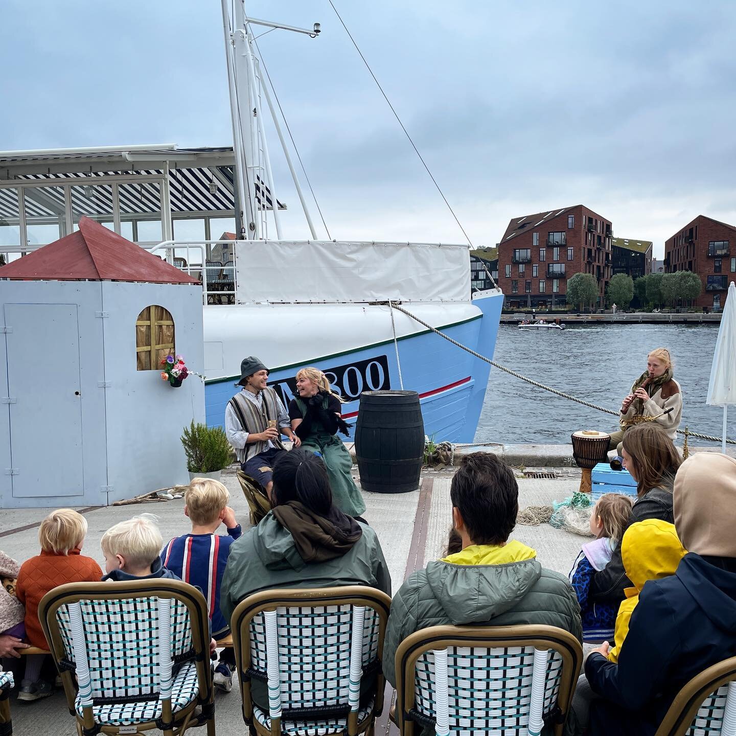 Can&rsquo;t help but be in awe of the passion of a small theatre group performing for a handful of people on a gray Sunday morning in the Copenhagen harbor. 

Happy ☀️day and here&rsquo;s to all the passionate artists who can turn a gray sky blue.