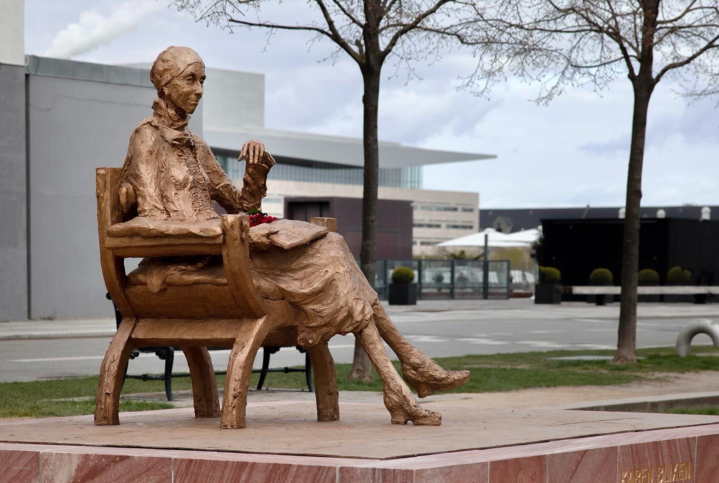 Yesterday, April 17, on Karen Blixen&rsquo;s birthday, Copenhagen welcomed the world renowned Danish author, also known under her pen name, Isak Dinesen, to the city in the form of a beautiful, impressive statue created by the immensely talented scul