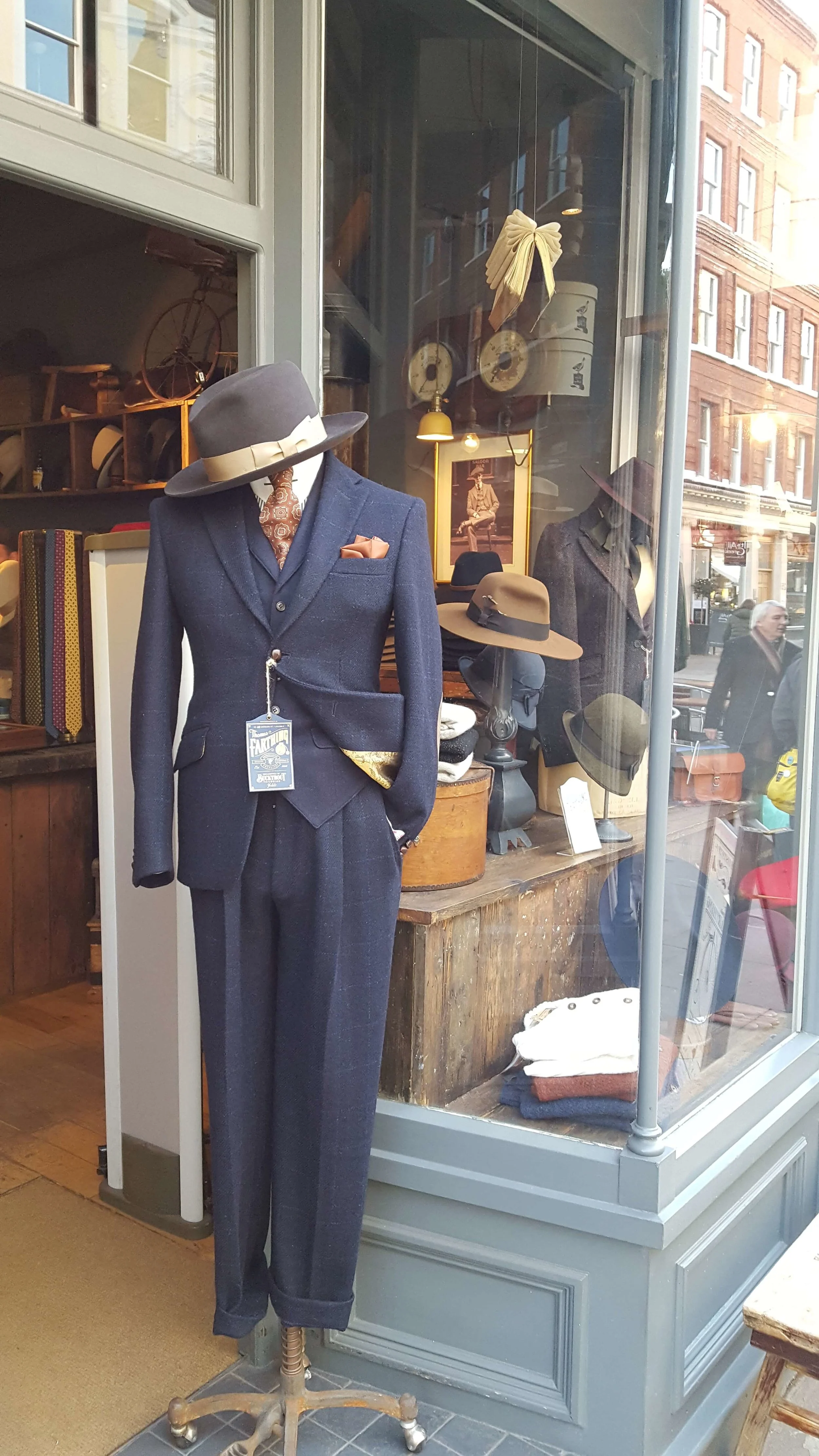 Did you know London has tons of boutiques with handmade goods using local fibers, e.g., fine Scottish wool? Save up your money for some of these specialty goods. FYI - Did you know that British men are among the most smartly dressed in the world? Think James Bond and Sean Connery. Just me wee humble opinion.