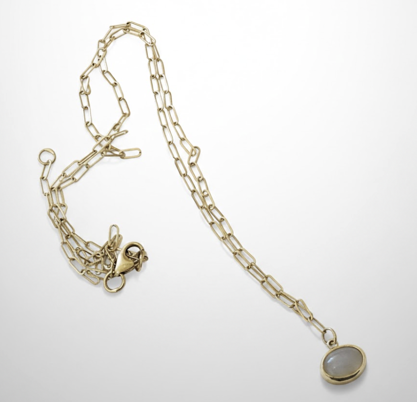 Glow Necklace Wht.png