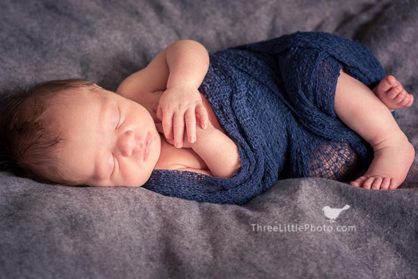 threelittlephotonewborncincinnati_2017001ZEKE.jpg