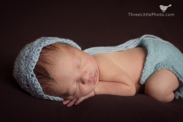 threelittlephotonewborncincinnati_2017015ZEKE.jpg