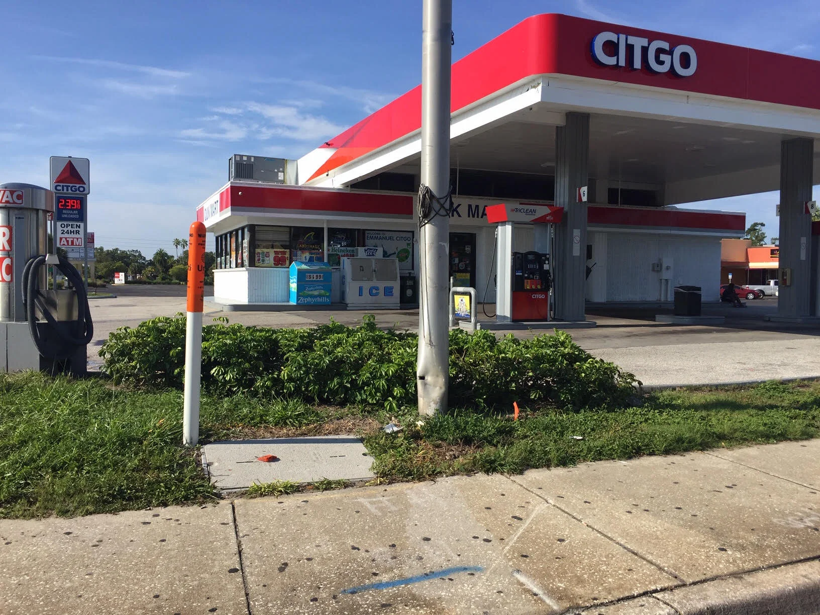 gas sation 22 ave us 19 south.jpg