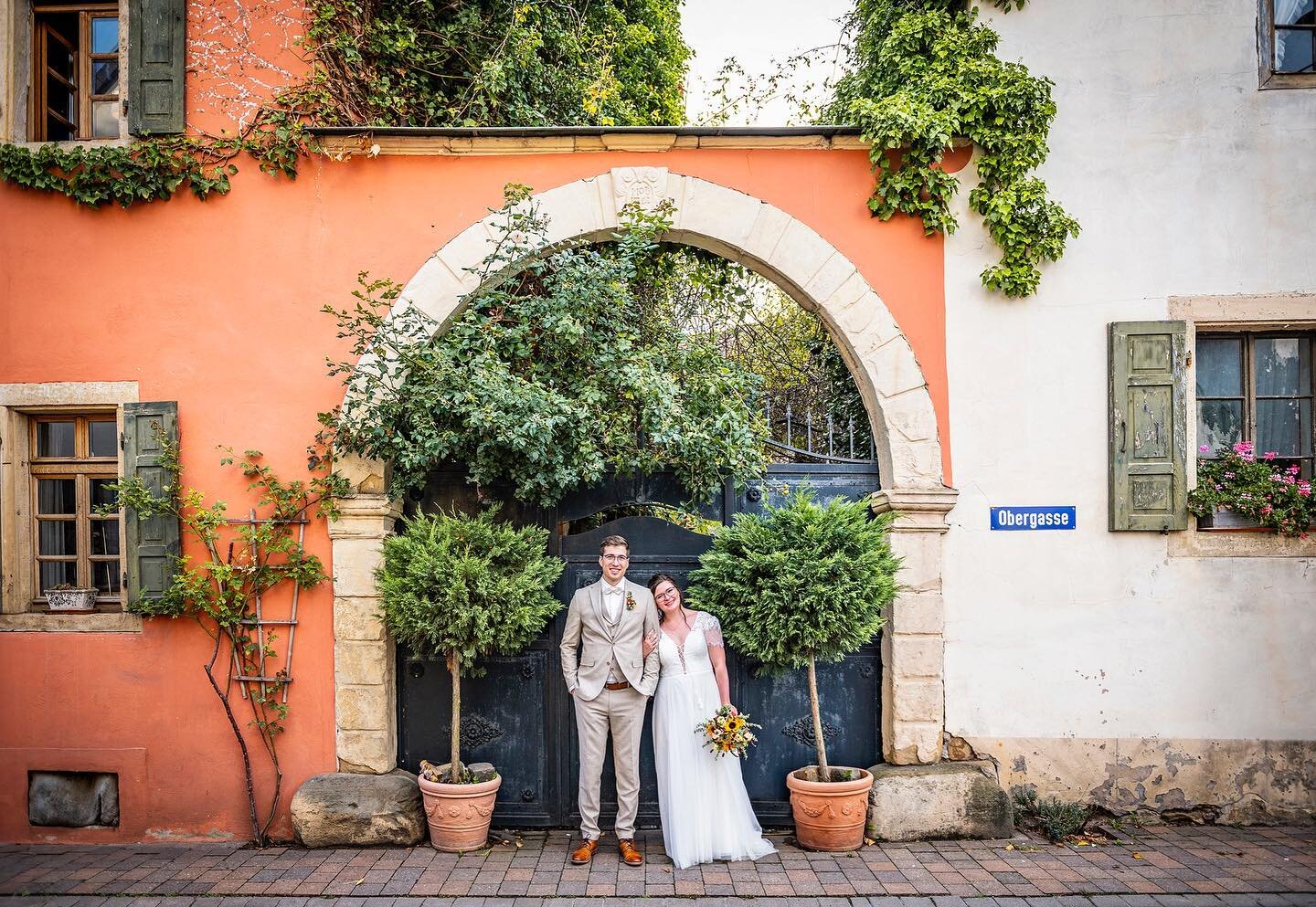 L&amp;D &hearts;️ 2023

#kellerskeller #ruppertsberg #heirateninderpfalz #herbsthochzeit #hochzeitsfotografin