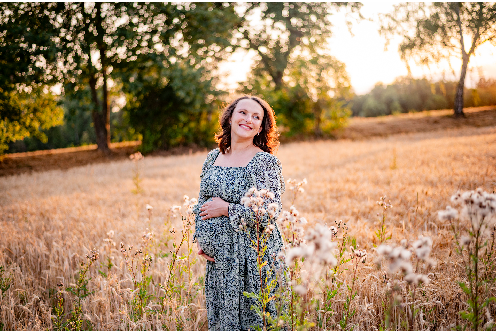 Sommerliche Babybauchfotos