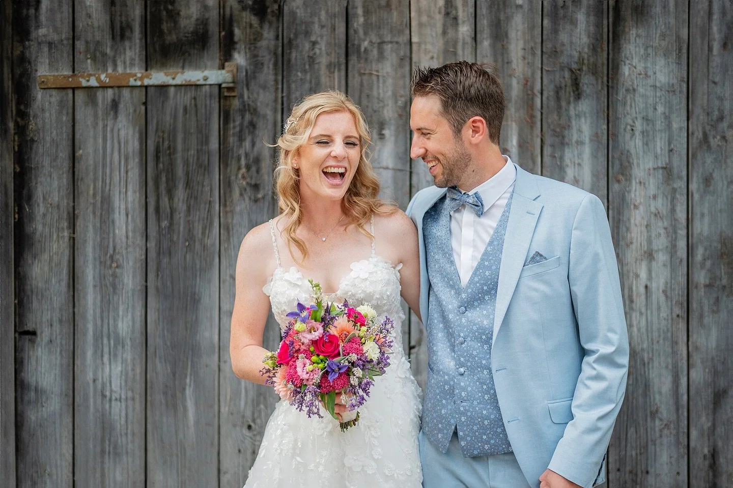 &hellip; Mit viel guter Laune durch die neue Woche &hearts;️

#heiraten2025 #grenzhofheidelberg #hochzeitsfotografinheidelberg #gutelaune #brautundbr&auml;utigam #augusthochzeit