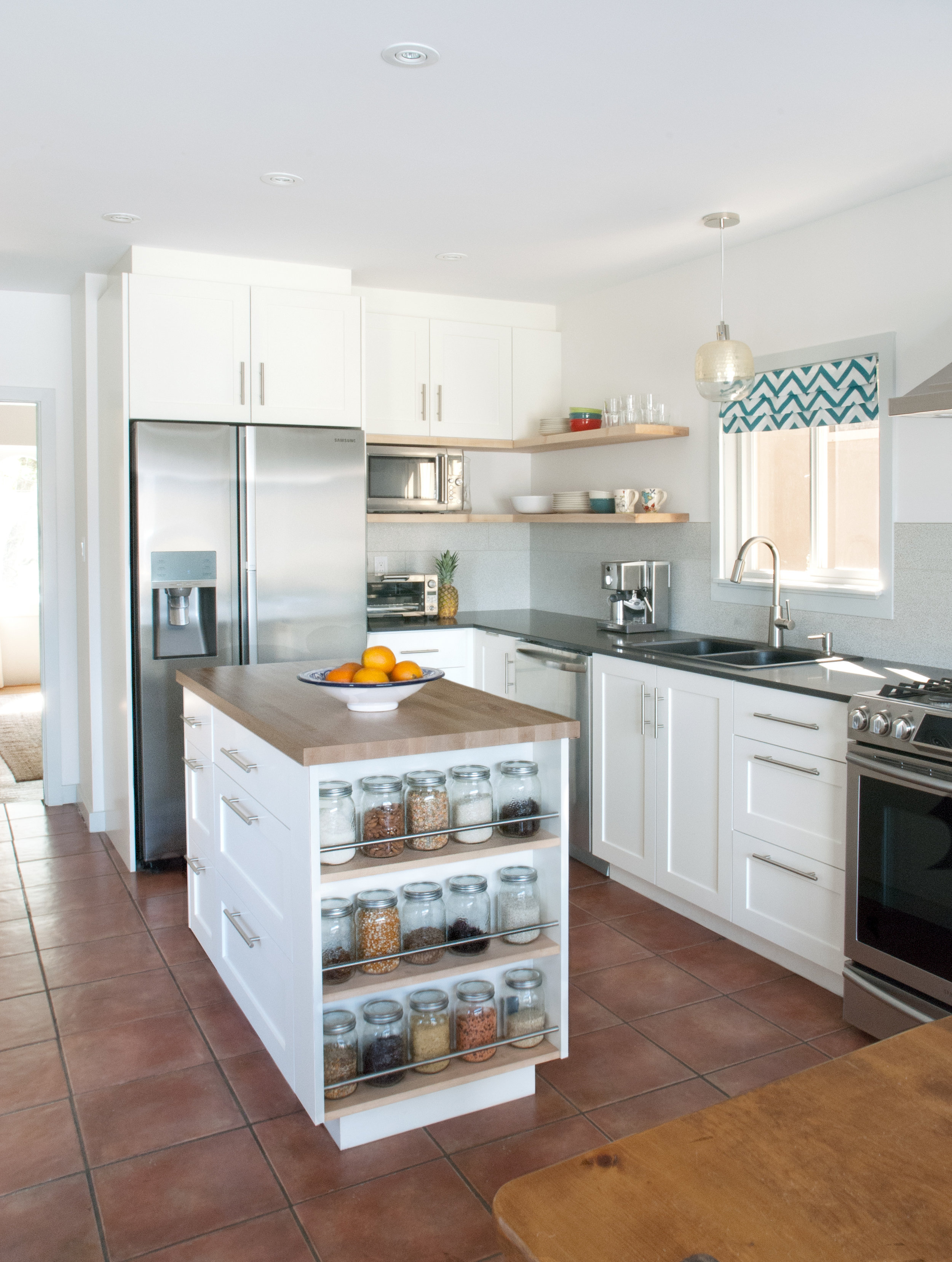Devyn_kitchen01.jpg
