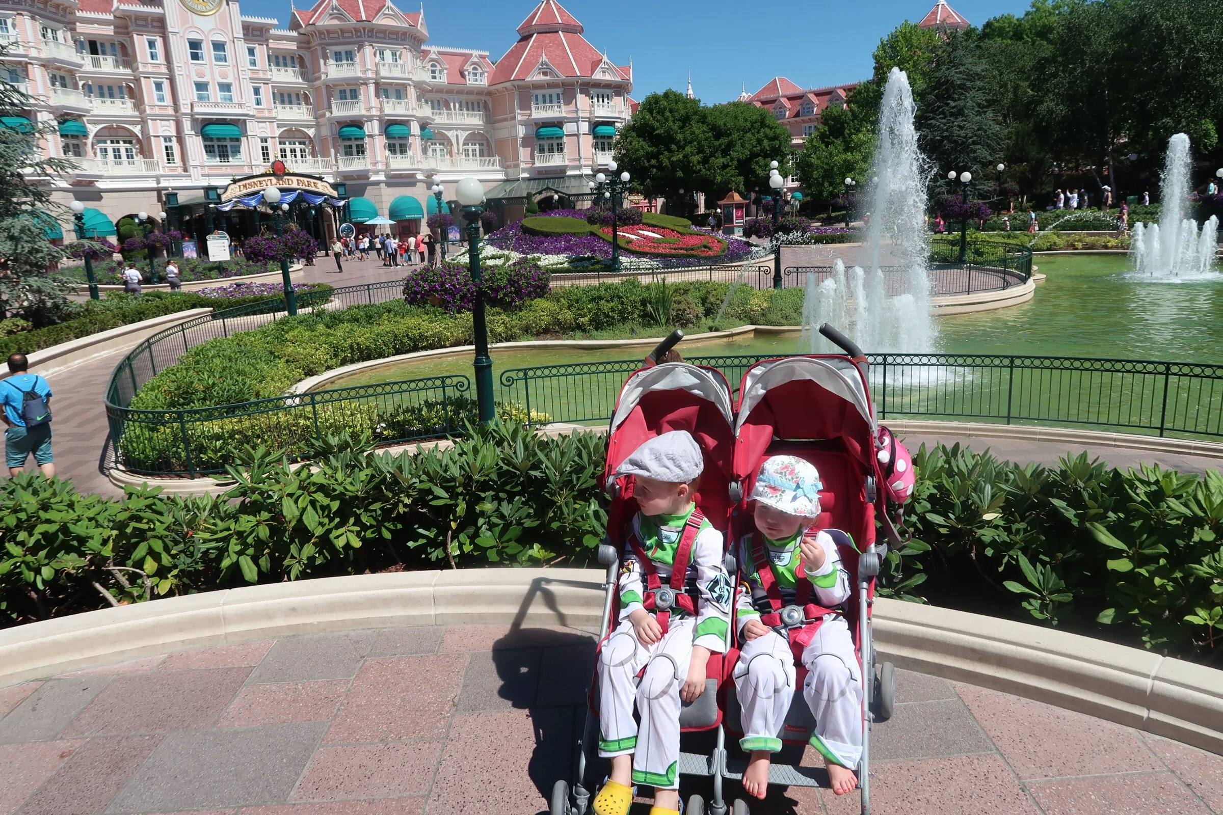 disneyland paris pushchair hire