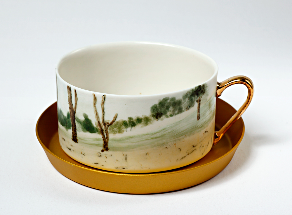 Cup-saucer_From-car-window.jpg