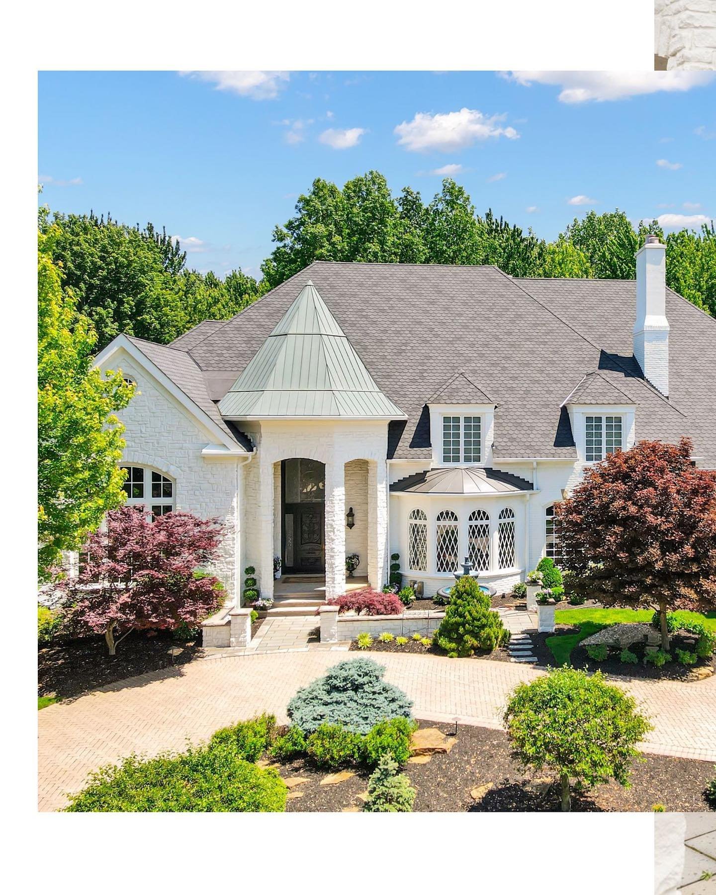 It&rsquo;s all about the details in this gorgeous Westlake home! You&rsquo;re not going to want to miss this one👀😍

📍2103 Lands End Lane, Westlake