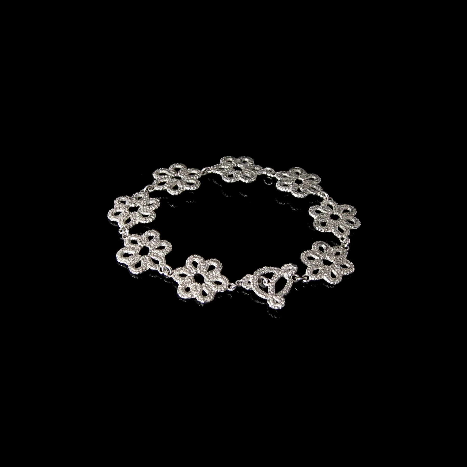 FlowerBraceletSilver(edit&resize).jpg