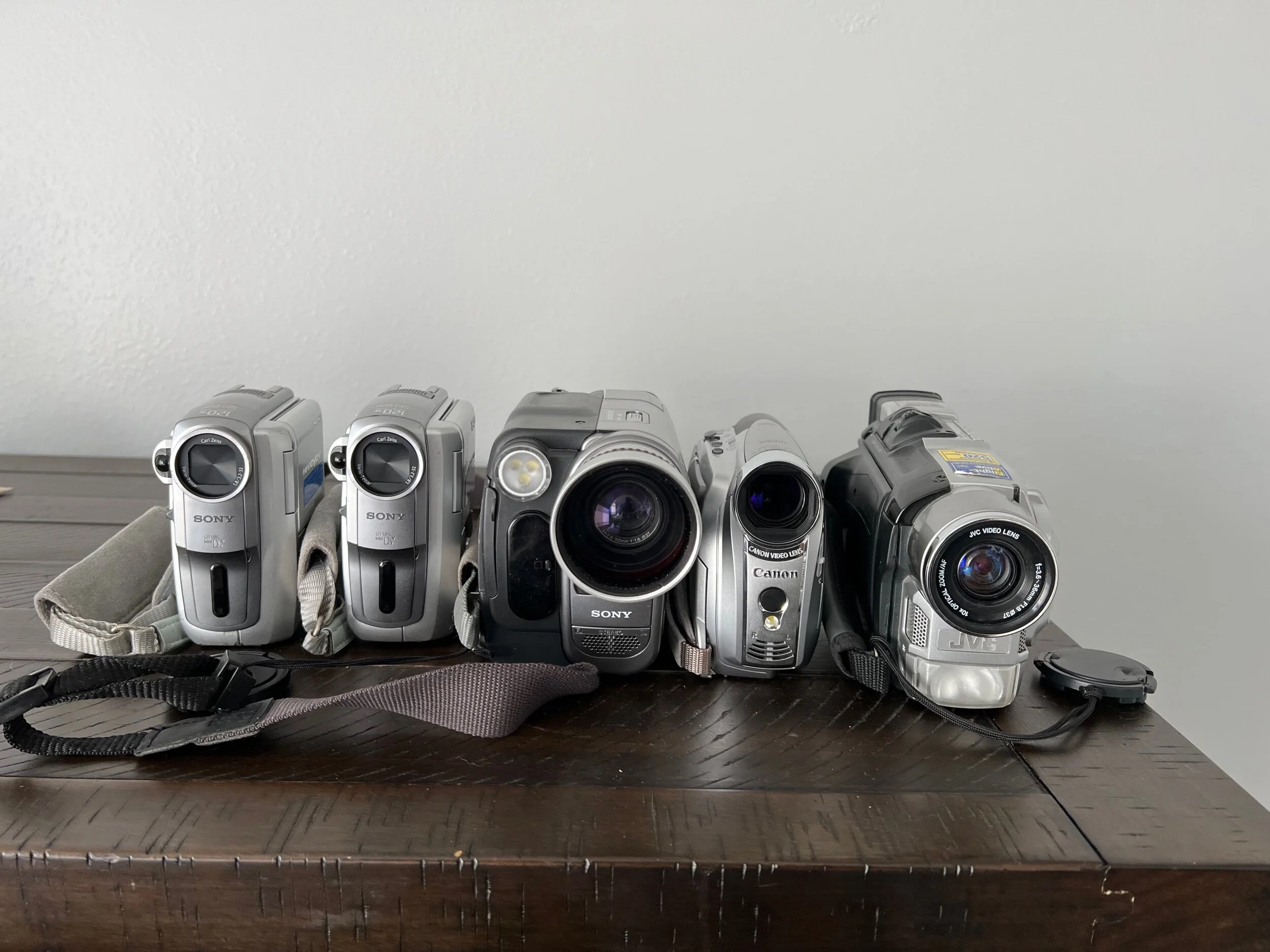 B696D2E8-4D92-438B-81C1-BE6829FF18B5