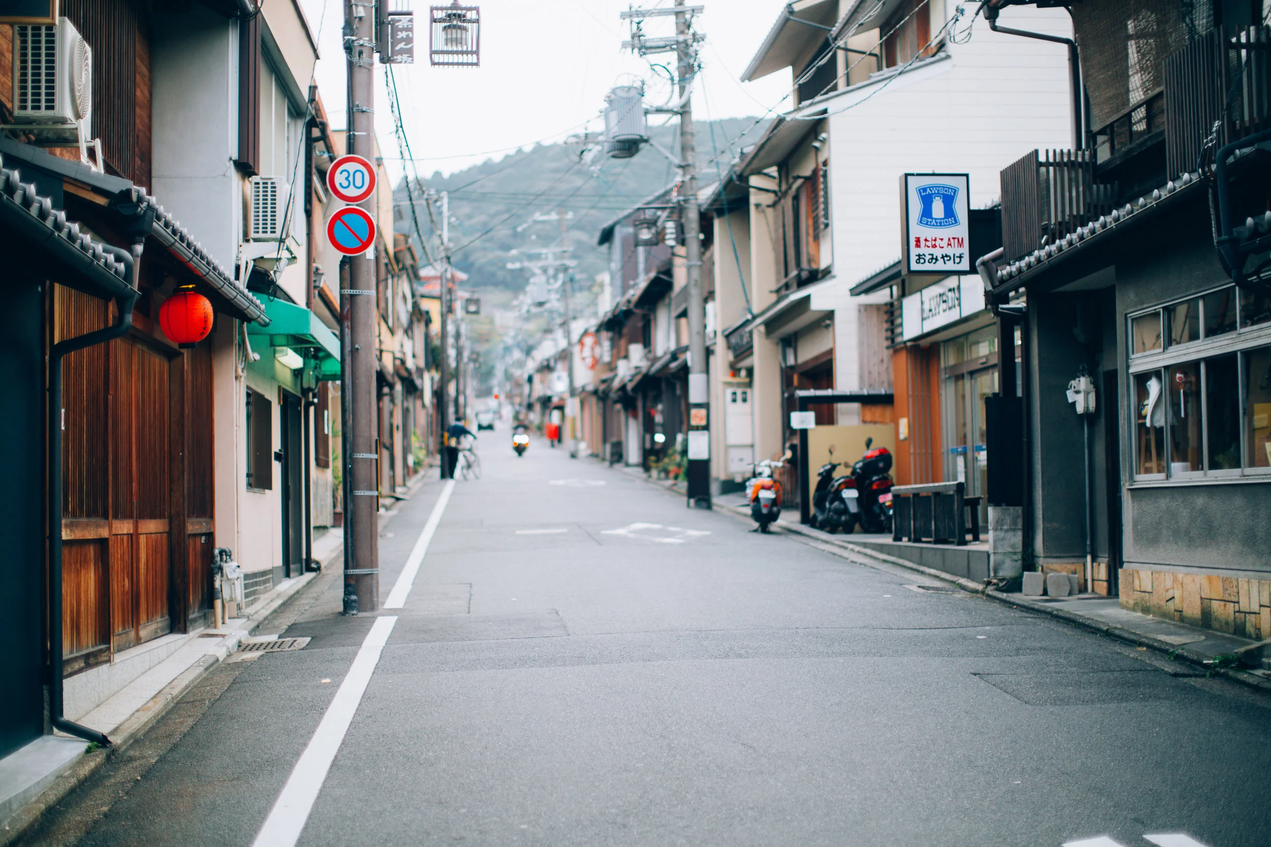 Wandering the streets of Higashiyama early in the morning to try to avoid the crowds of tourists and school children at the shrines and temples.