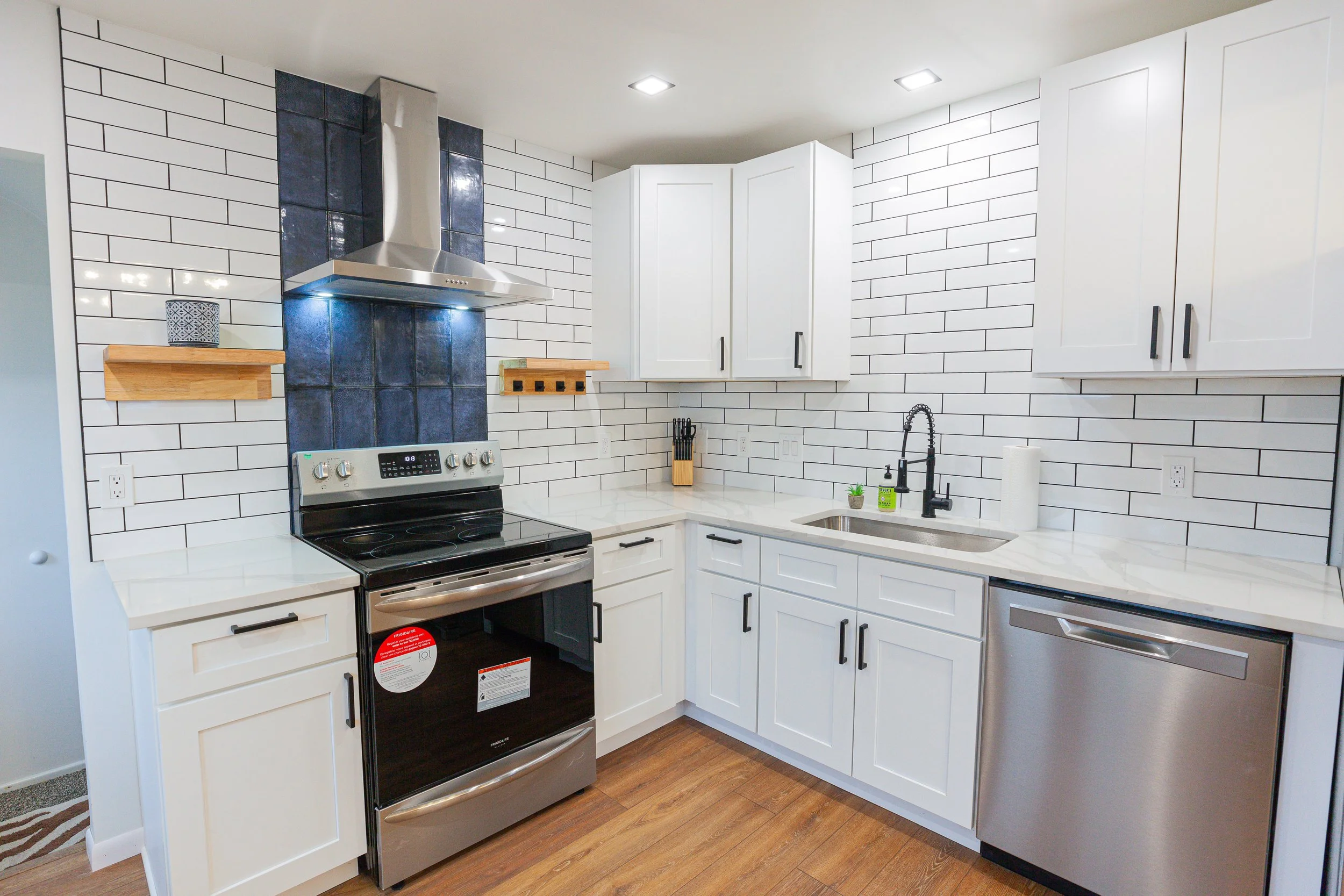18_2617 woodland ave.jpg
