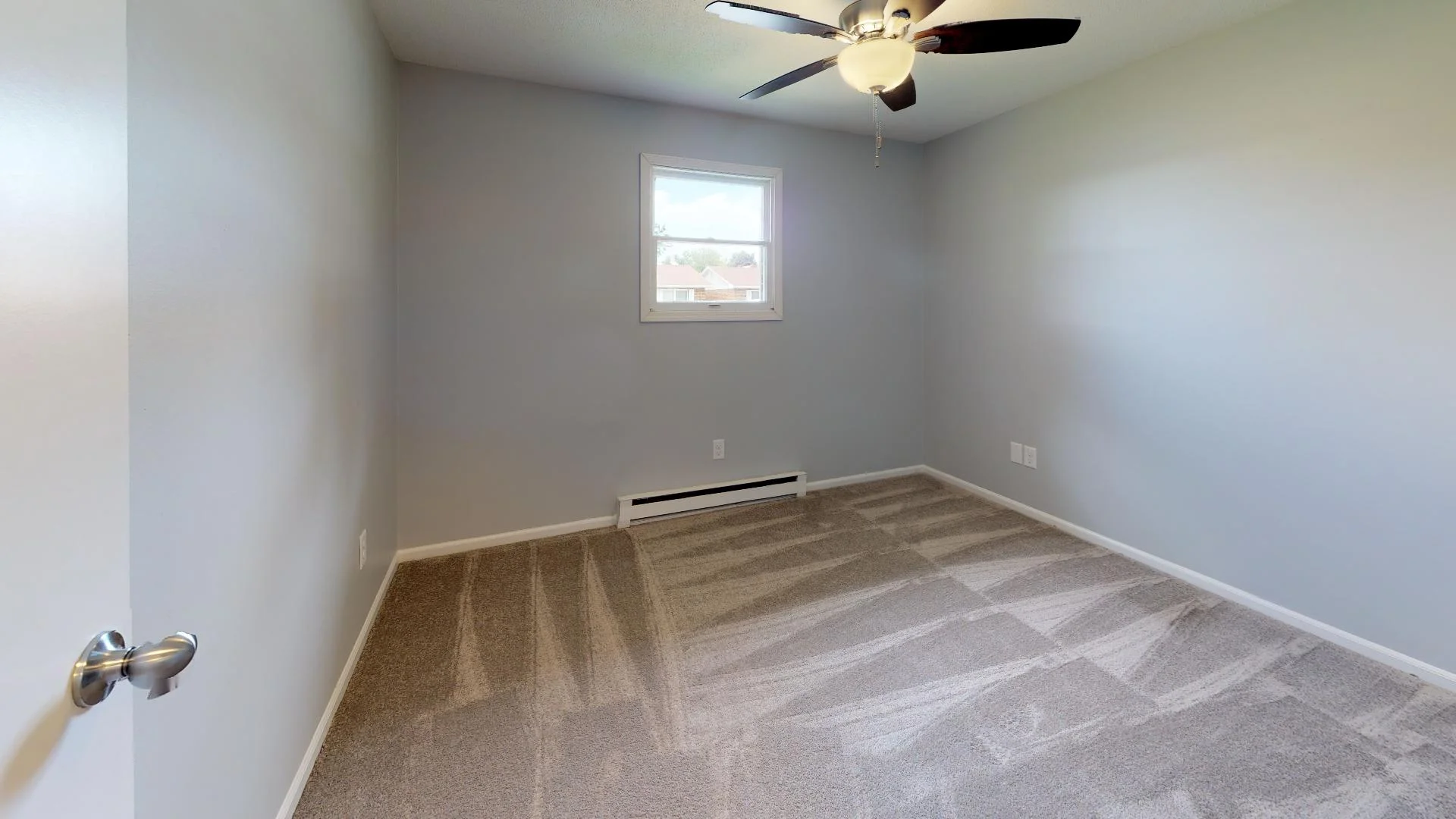 622-Fishlock-Ave-Unfurnished(2).jpg