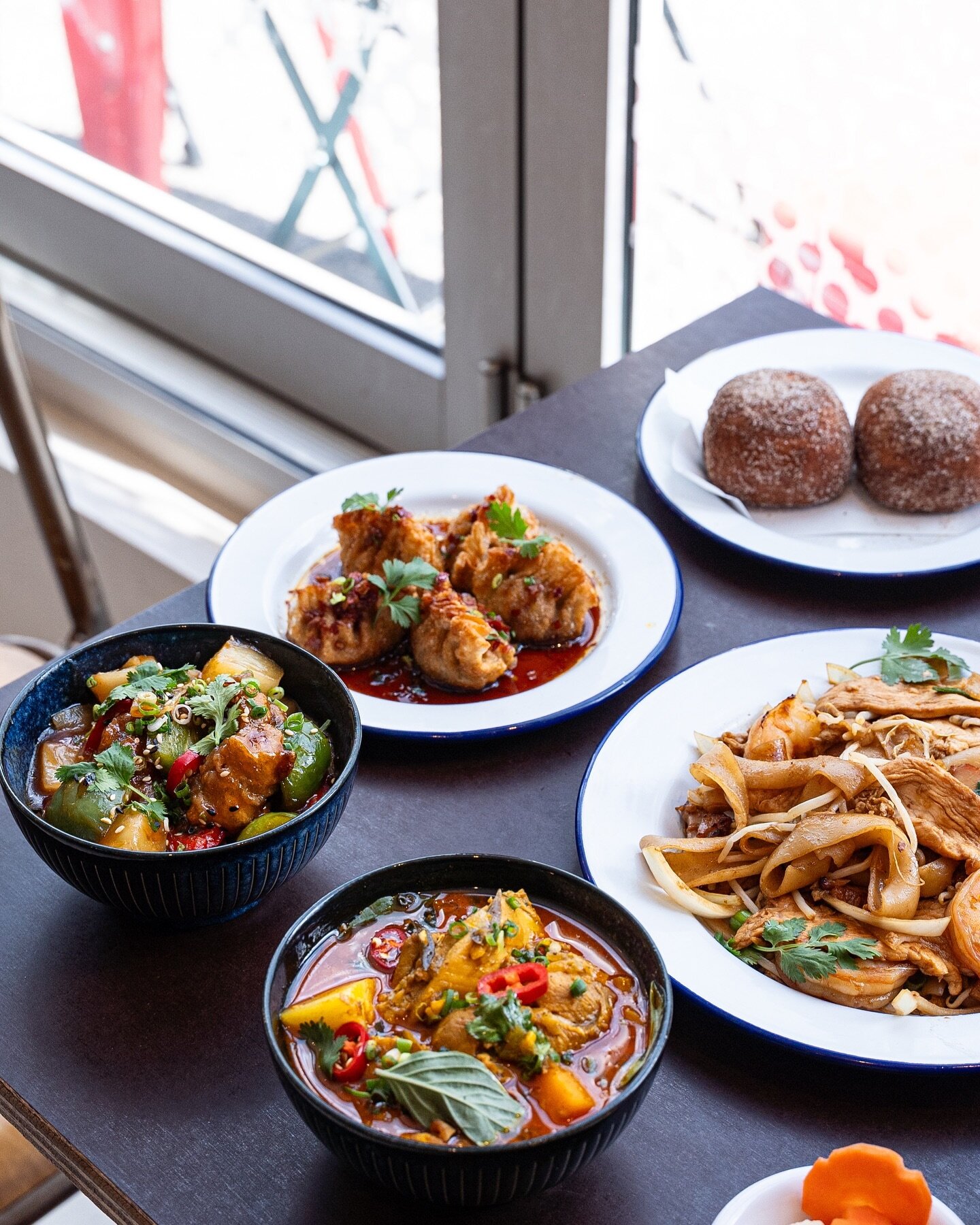 Food spread for your Lunch/Dinner just pick your favorite one :)
&bull;
Online ordering/ Phone 📱 is available. 

#barasiaannandale #foodie #lunch #dinner #streetfood #localrestaurant #takeawayfood #sydney #innerwestsydney