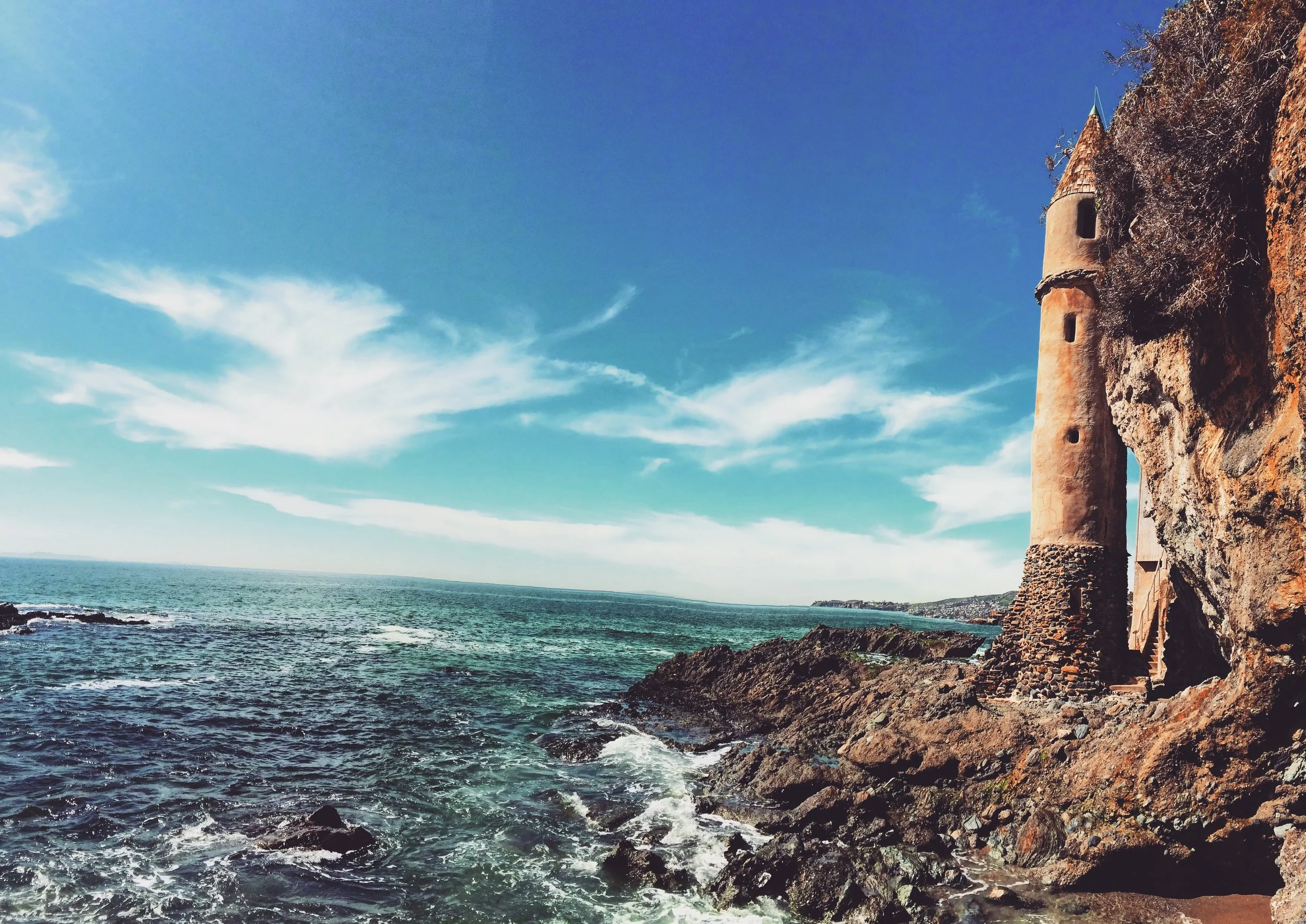 The Secret Pirate Tower Hidden in Laguna Beach ☠️