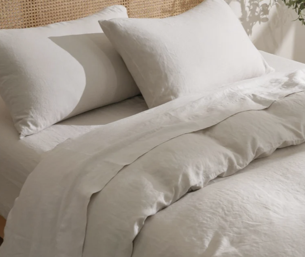 Types of Bed Sheets: A Guide to Materials, Weaves, &amp; Finishes