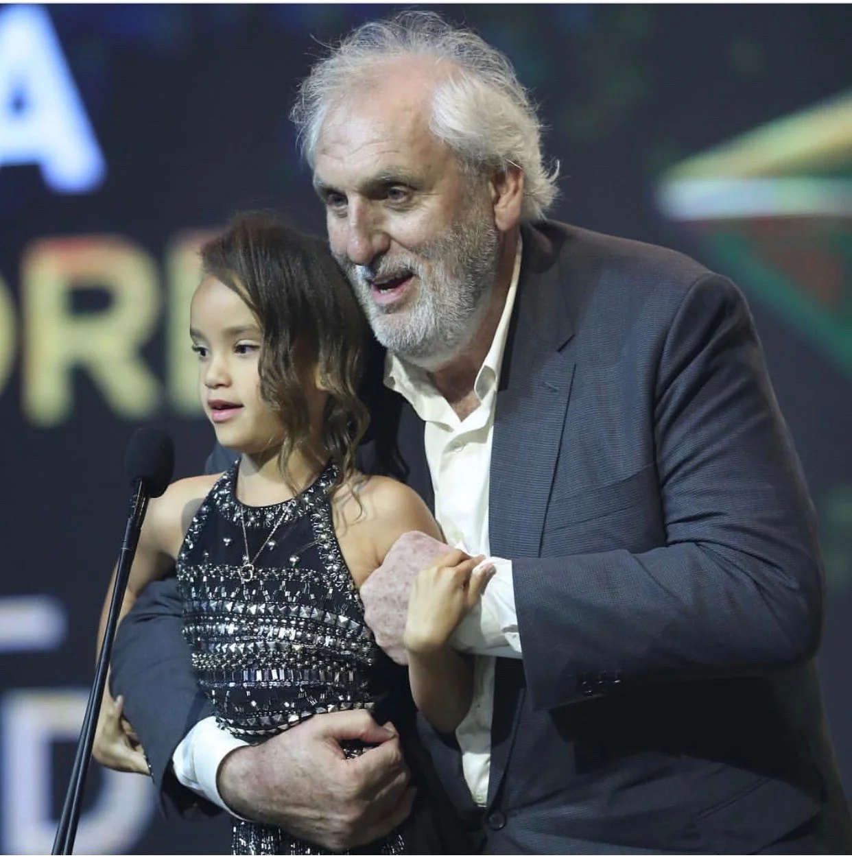 Phillip Noyce receives Longford Lyell Award
