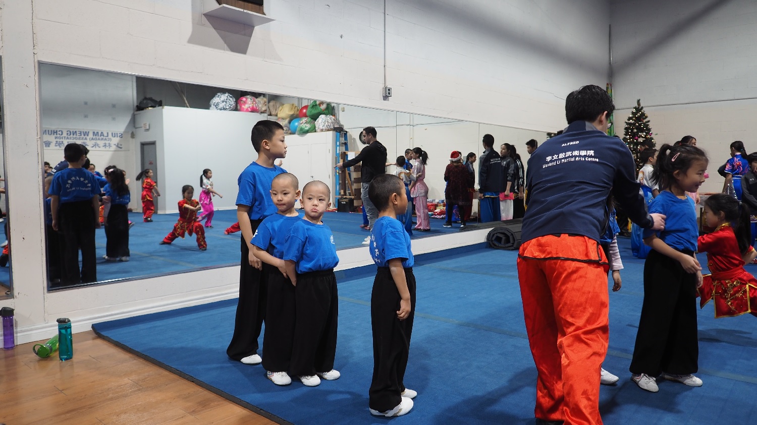 wayland-li-wushu-canada-ontario-toronto-classes-taolu-holiday-party-2017-20.jpg