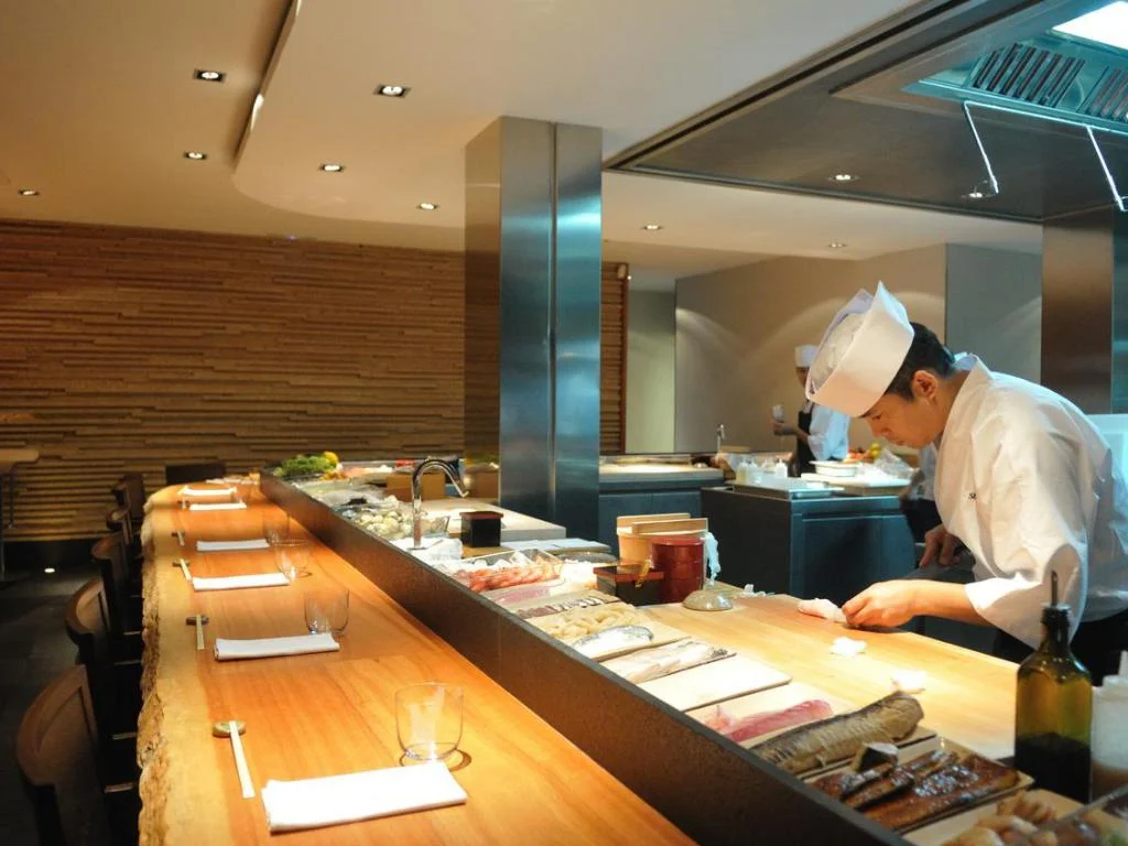Sushi restaurants in Barcelona the best and tasty raw fish — eBike Tour Barcelona
