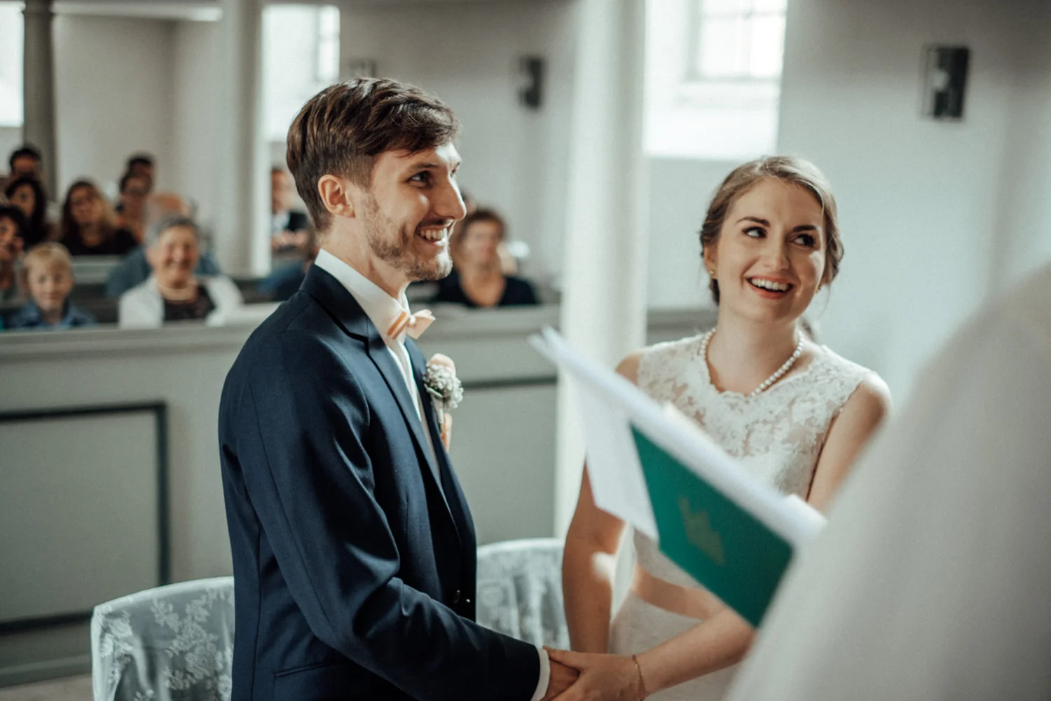 Zelthochzeit-Inspiration-Hochzeitsreportage-natürlich-Hessenhof-Coburg-Oberfranken-Aachen-Hochzeitsfotograf-Kevin Biberbach-KEVIN Fotografie-Junebug-Hochzeitswahn-055.jpg