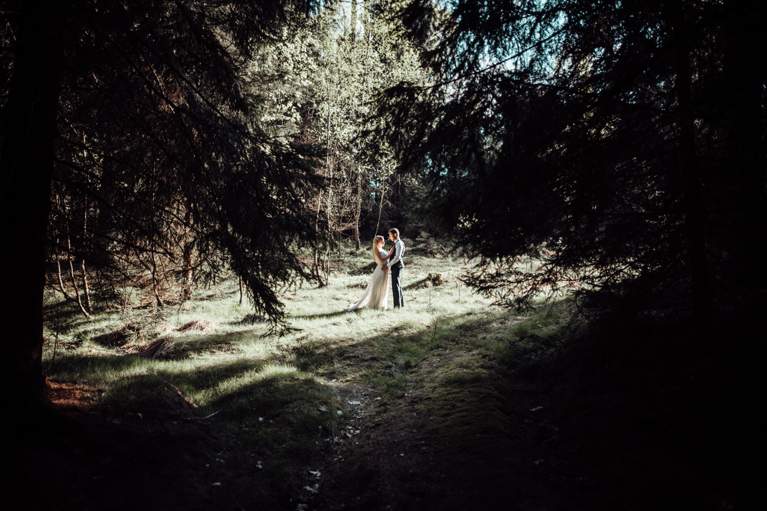 Elopement-After Wedding Shooting-Hochzeitsreportage-Böhmische Schweiz-Sächsische Schweiz-Inspiration-Hochzeitsfotograf-Aachen-Kevin Biberbach-KEVIN Fotografie-Fujifilm-Hochzeitswahn-Hochzeit-15.jpg