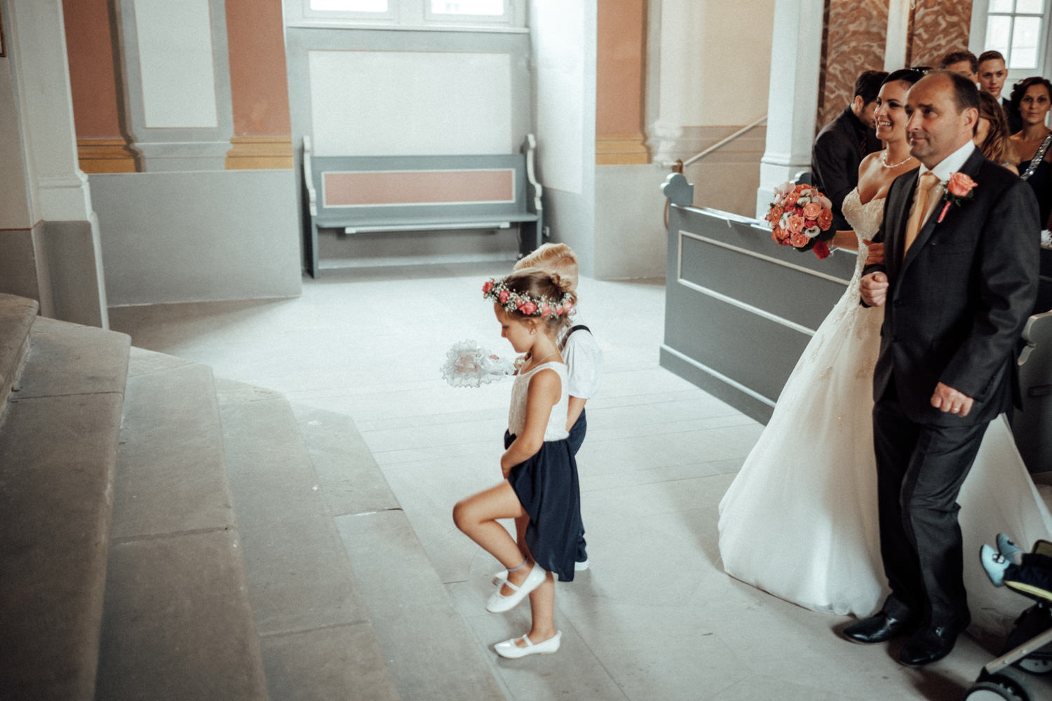 Hochzeitsfotograf-Hochzeitsreportage-Neustadt bei Coburg-Oberfranken-Bayern-Staffelstein-Banzer Wald-Kevin Biberbach-KEVIN Fotografie-Fujifilm-Schlosskirche Ehrenburg-Coburg-062.jpg