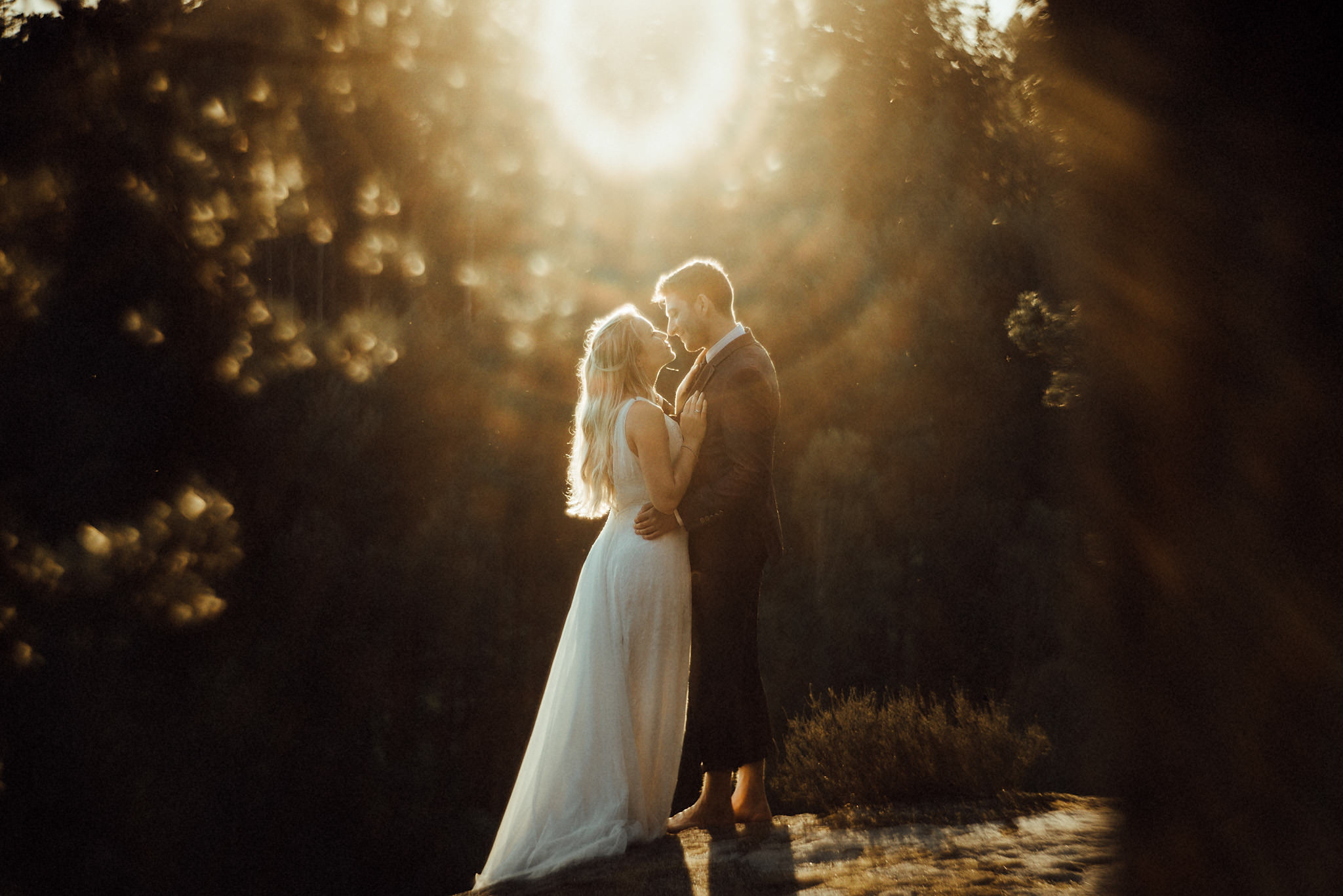 Hochzeit-Aachen-Köln-NRW-Hochzeitsfotograf-Coburg-Hochzeitsfoto-Paarshooting-sächsische Schweiz-After-Wedding-Shooting-Golden-Hour-Awardwinning-Best-German-Photographers.jpg