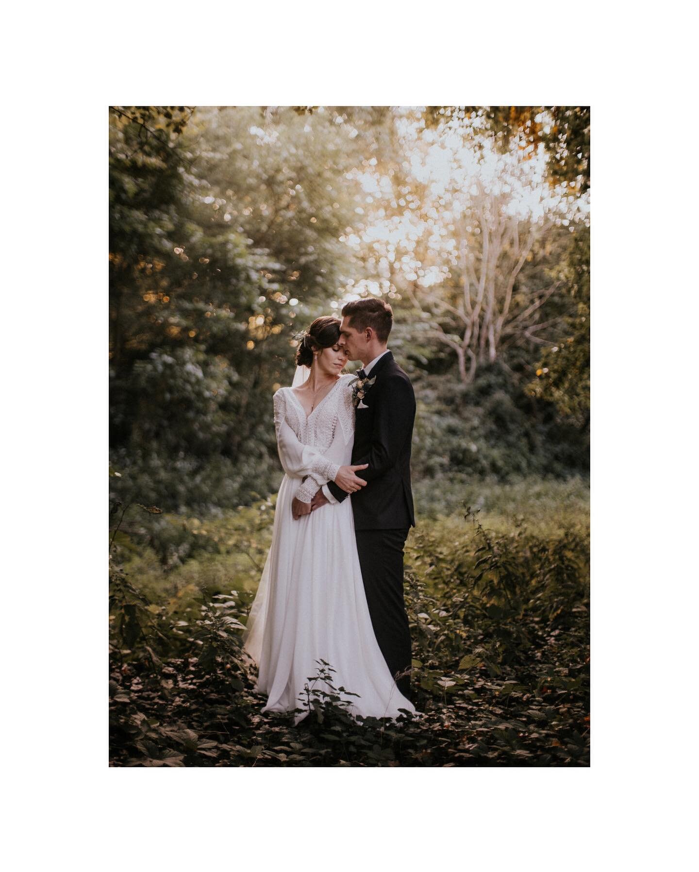 M&amp;D 🌿
⠀⠀⠀⠀⠀⠀⠀⠀⠀
#kevinbiberbachweddings #hochzeitsreportagebrandenburg #10yearsofxmount