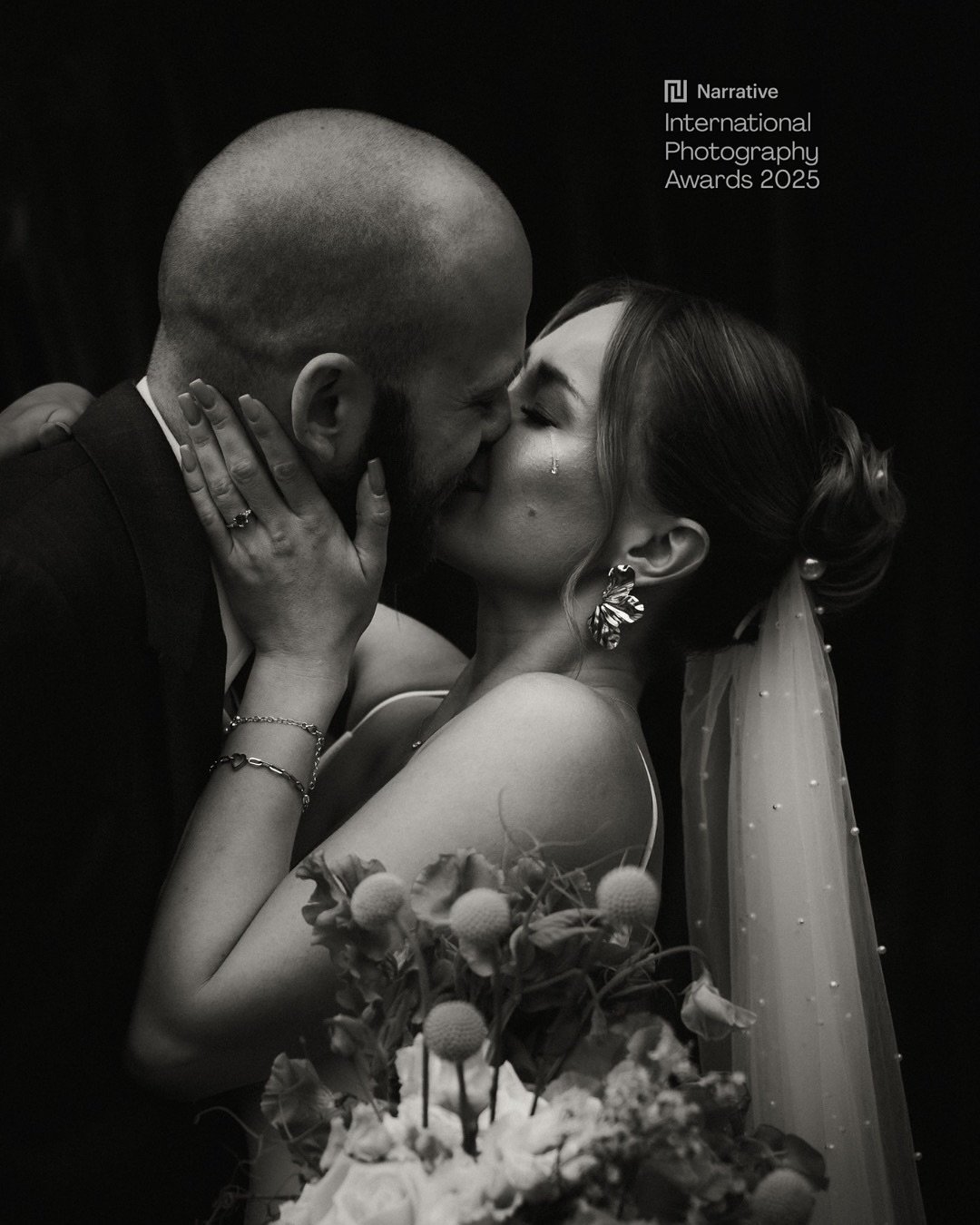 Great news! One of my absolute favorite photo moments made it into the Narrative International Photography Awards 2025! It&rsquo;s a real pleasure to be among the honorable mentions in the &ldquo;Wedding &ndash; Tender Moment&rdquo; category. 🎉🎉
⠀⠀