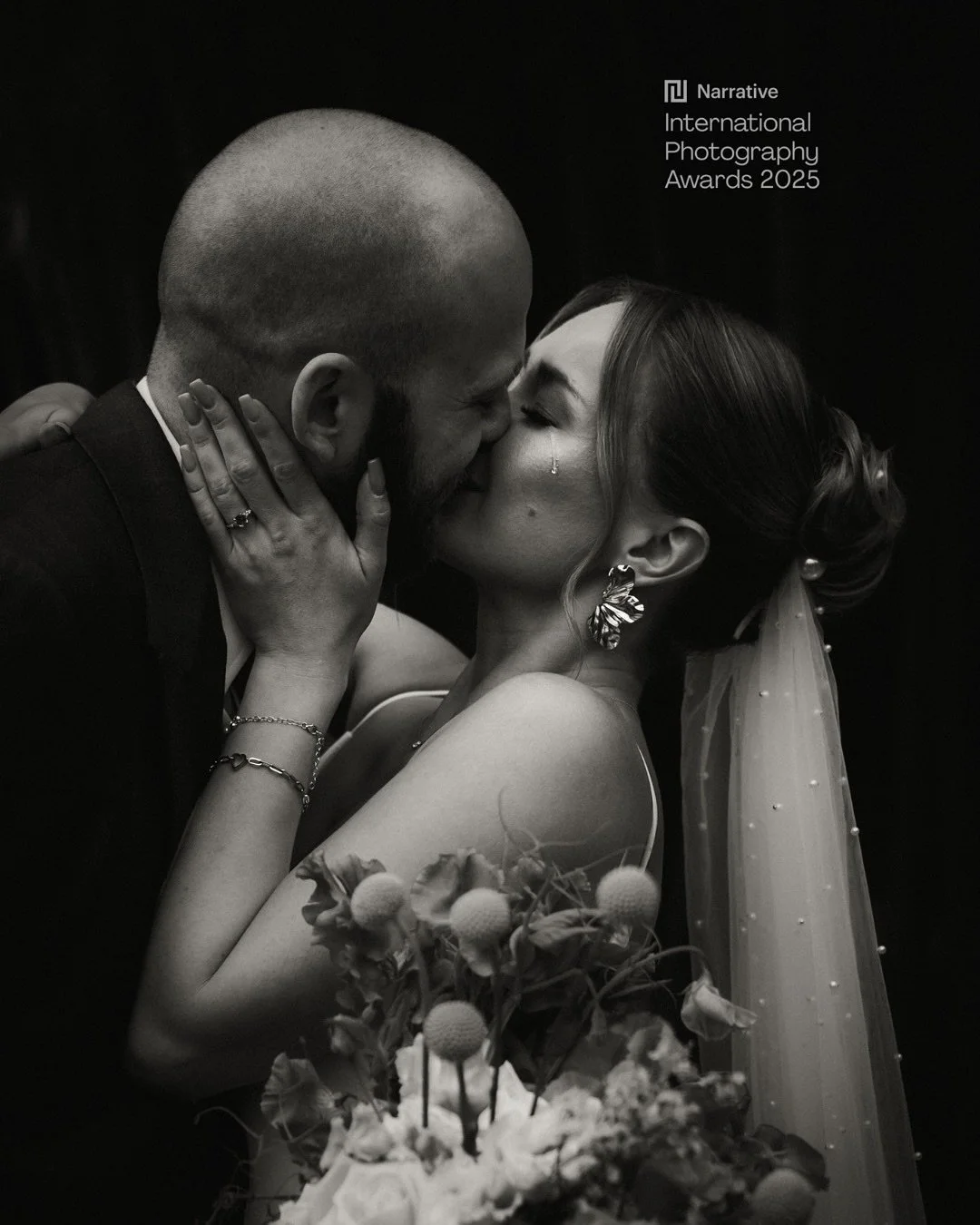 Great news! One of my absolute favorite photo moments made it into the Narrative International Photography Awards 2025! It&rsquo;s a real pleasure to be among the honorable mentions in the &ldquo;Wedding &ndash; Tender Moment&rdquo; category. 🎉🎉
⠀⠀