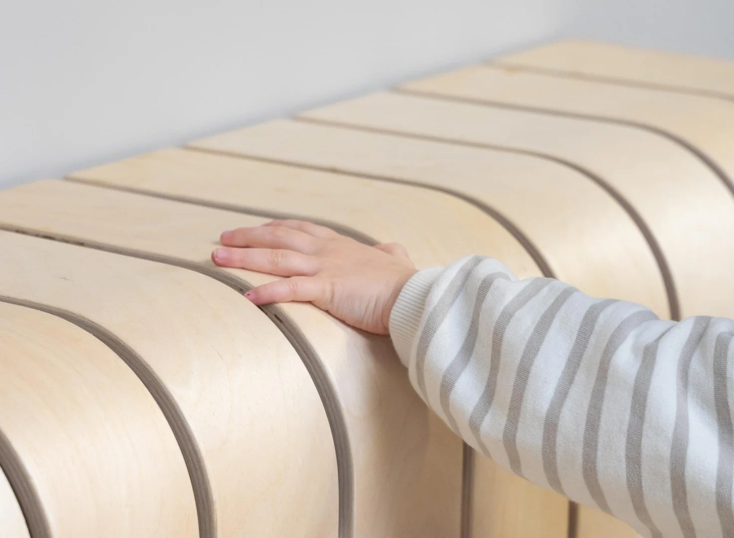 Radiator Cover with toddler - Arte Viva.jpg