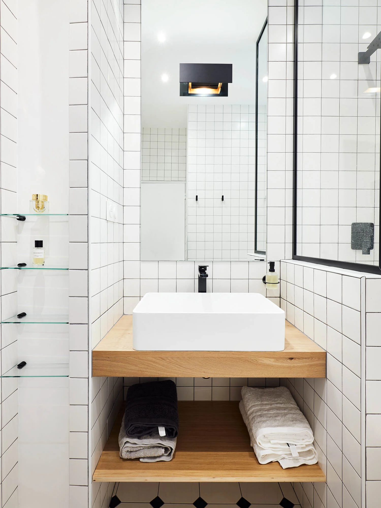 JCPCDR _ Appartement rue St Denis Paris017 Copyright David Foessel.jpg