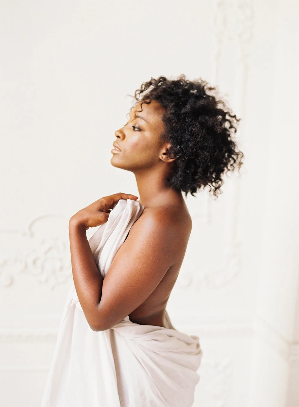 Minimal+boudoir+photoshoot+at+the+Elephant+Restaurant+Baltimore+with+Michael+and+Carina+Photography+and+fine+art+luxury+wedding+planner+and+stylist+East+Made+Event+Company-0005.jpg