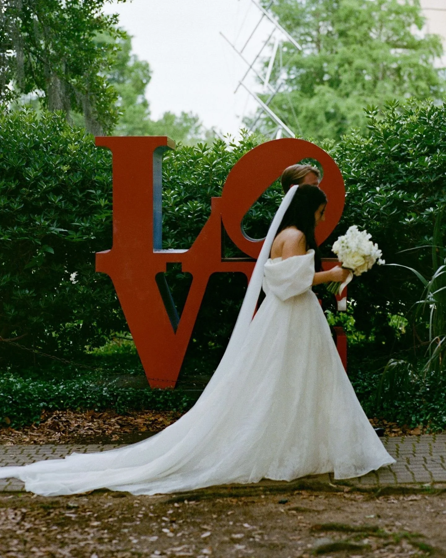 A perfect setting that makes everything feel a little more timeless 🤍

Photographer: @minasisleyphotos
Planner: @amandapriceevents
Venue: @neworleansmuseumofart
Florist: @leafandpetalnola
Hair &amp; Makeup: @virgobeautystudio
Bride Attire Store: @al