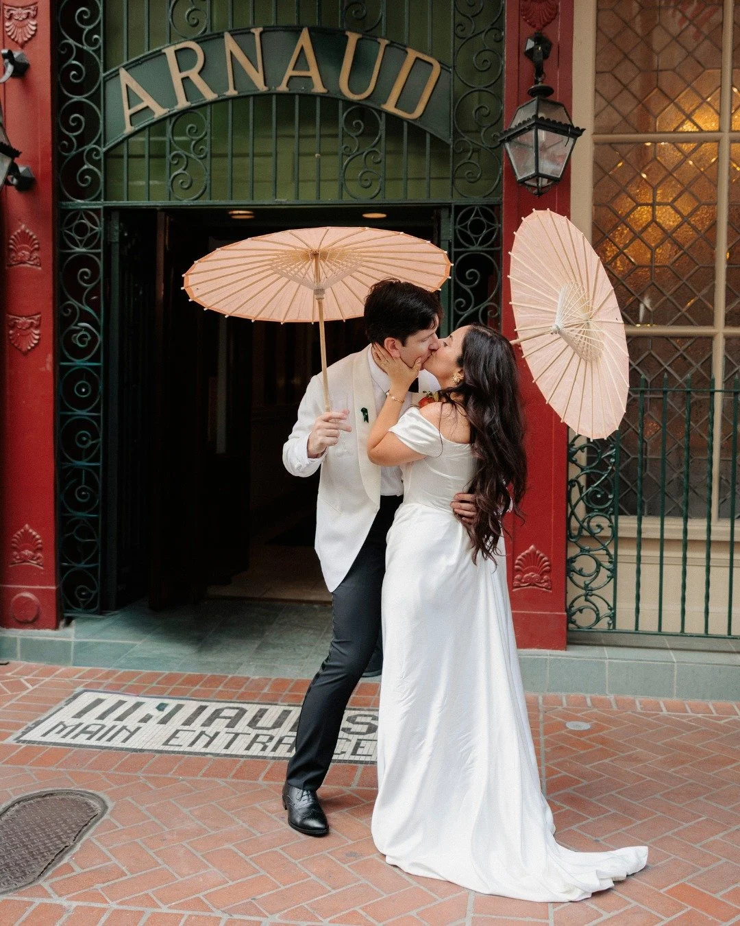 When the sneak peeks hit our inbox and they're too good not to share immediately... 💌
Photographer: @marquez.fotos
Planner: @amandapriceevents
Reception Venue: @arnaudsnola
Videographer: @tresbienphotovideo
Hair Stylist: @jessicajacksonhair
Makeup