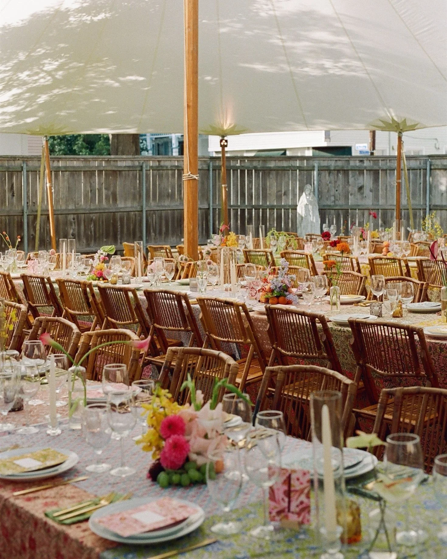 Maximalist at its finest. 

Bold colors, rich textiles, florals mixed with fruits, and a design that caught your eye from every single angle.

Photographer: @albanykatz
Planner: @amandapriceevents
Venue: @marignyoperahouse
Florist: @sharime_kayla
Bak