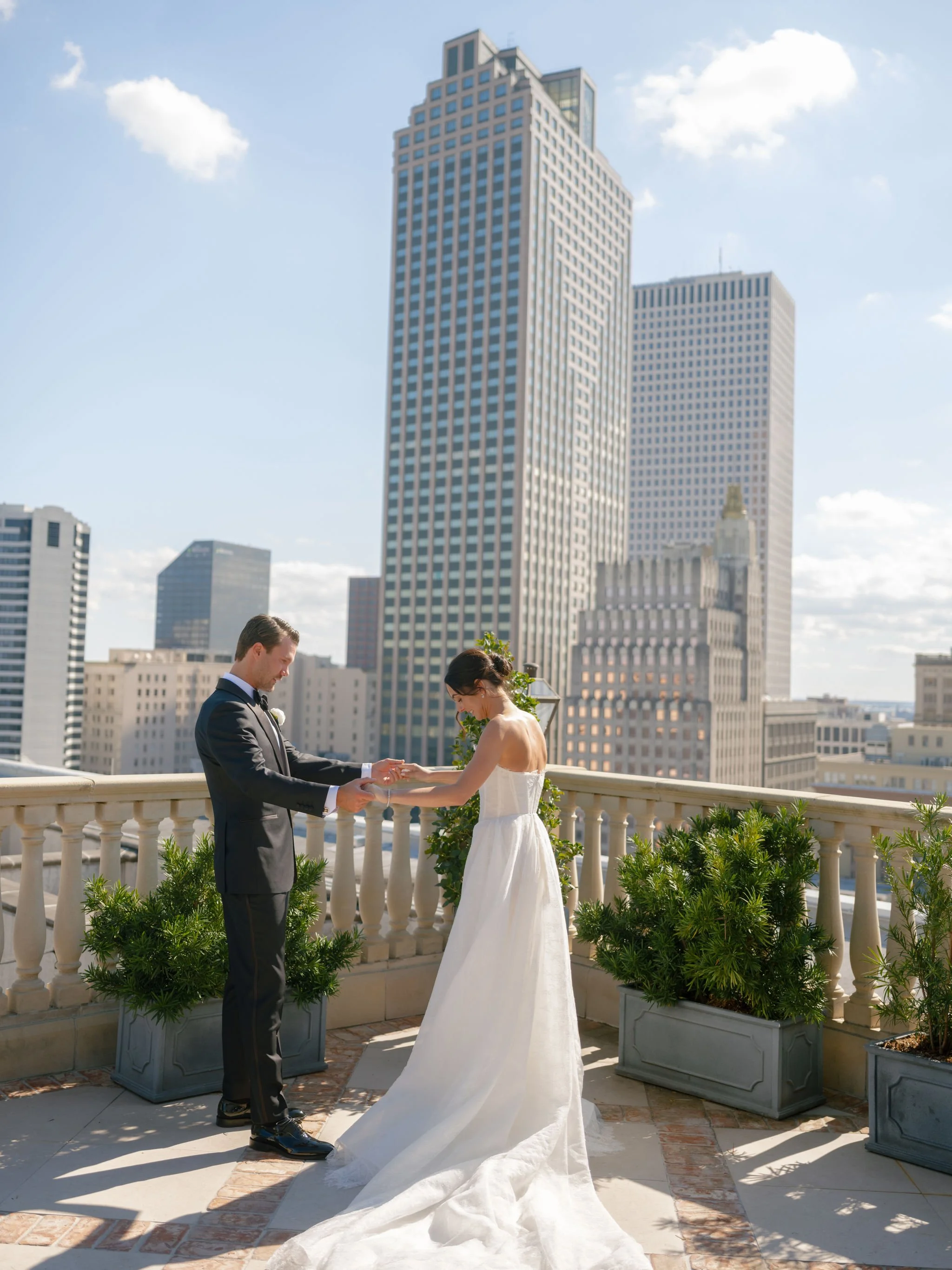 ritz-carlton-wedding-first-look-bride-groom-amanda-price-events-new-orleans