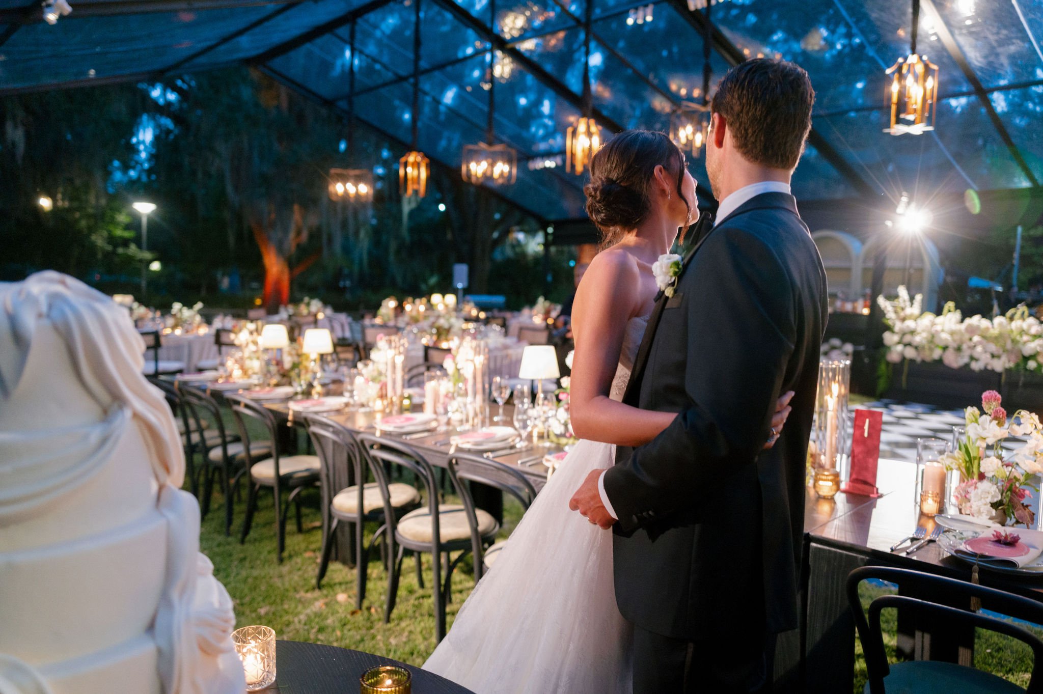 noma-outdoor-tented-wedding-sculputre-garden-amanda-price-events-wedding-planner
