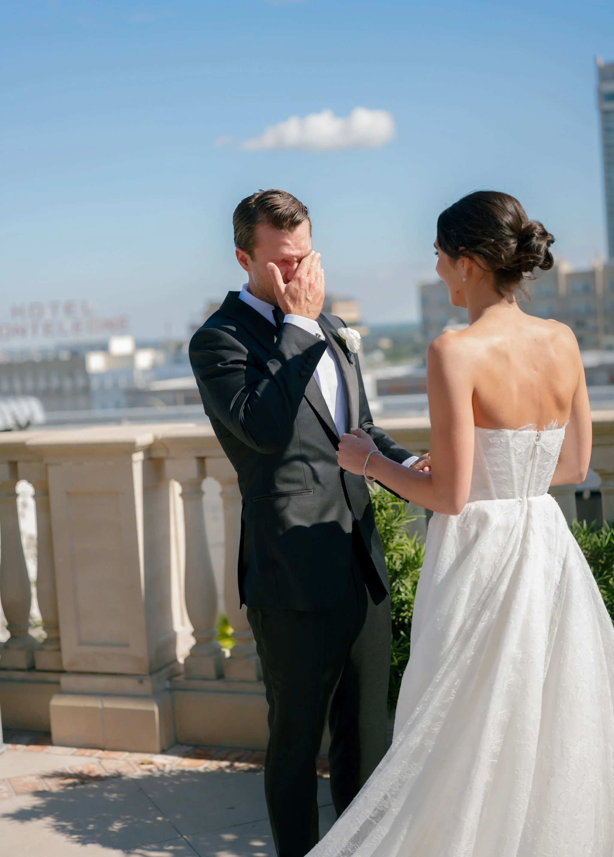 ritz_carlton_noma_new_orleans_museum_sculpture_garden_wedding_first_look_amanda_price_events_wedding_planner