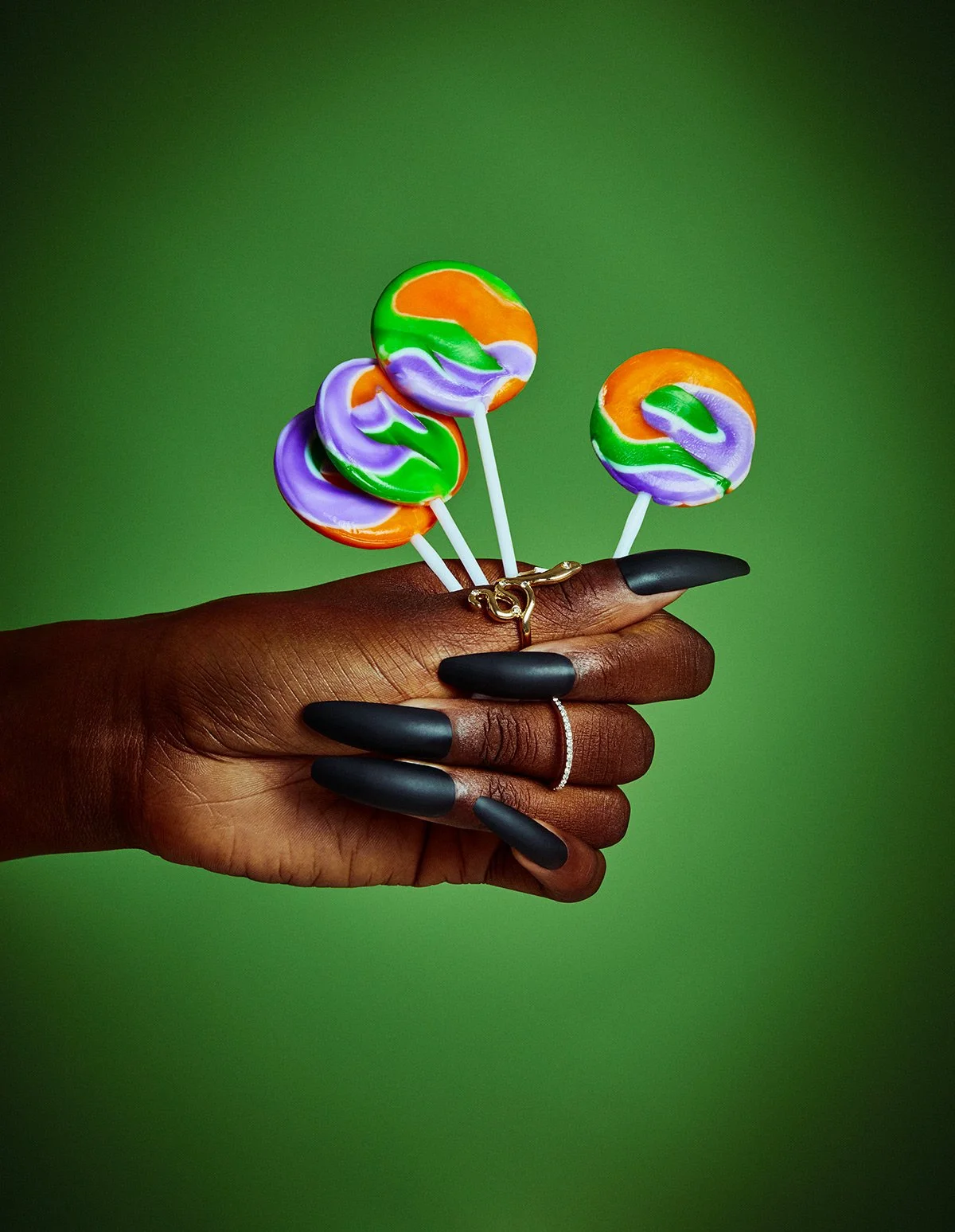 220831_SDM_Halloween_B_Nails_02_0142_MAIN-V2.jpg
