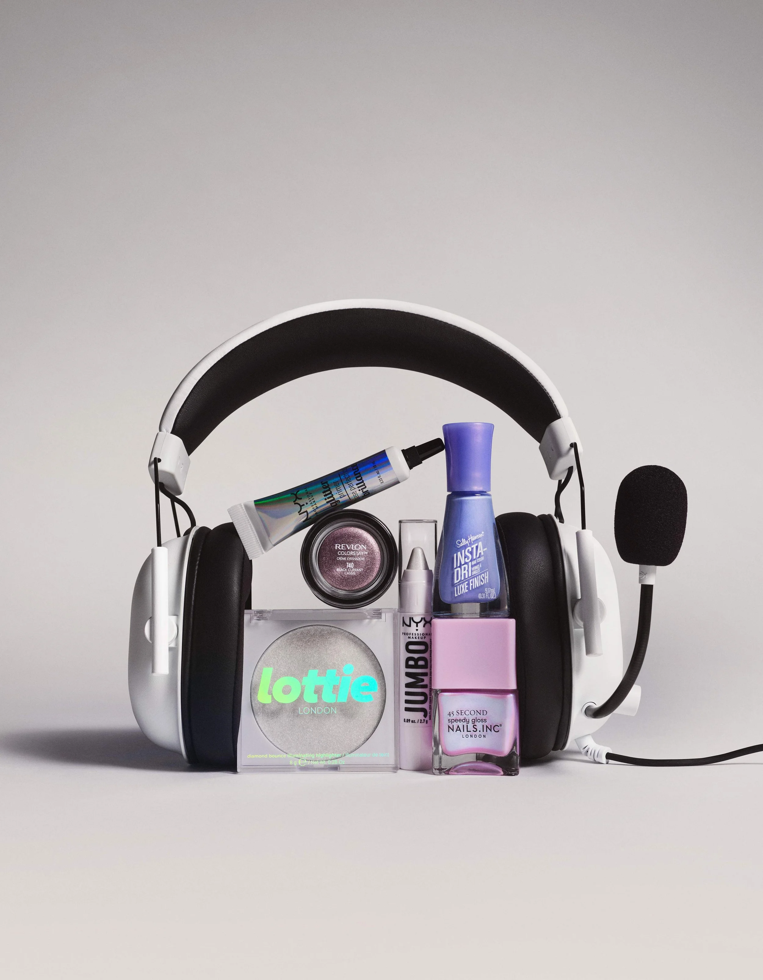 20240623_DBaum_Walmart_WMFY25Stills_StillShot04_Headphones_0319-V3.jpg